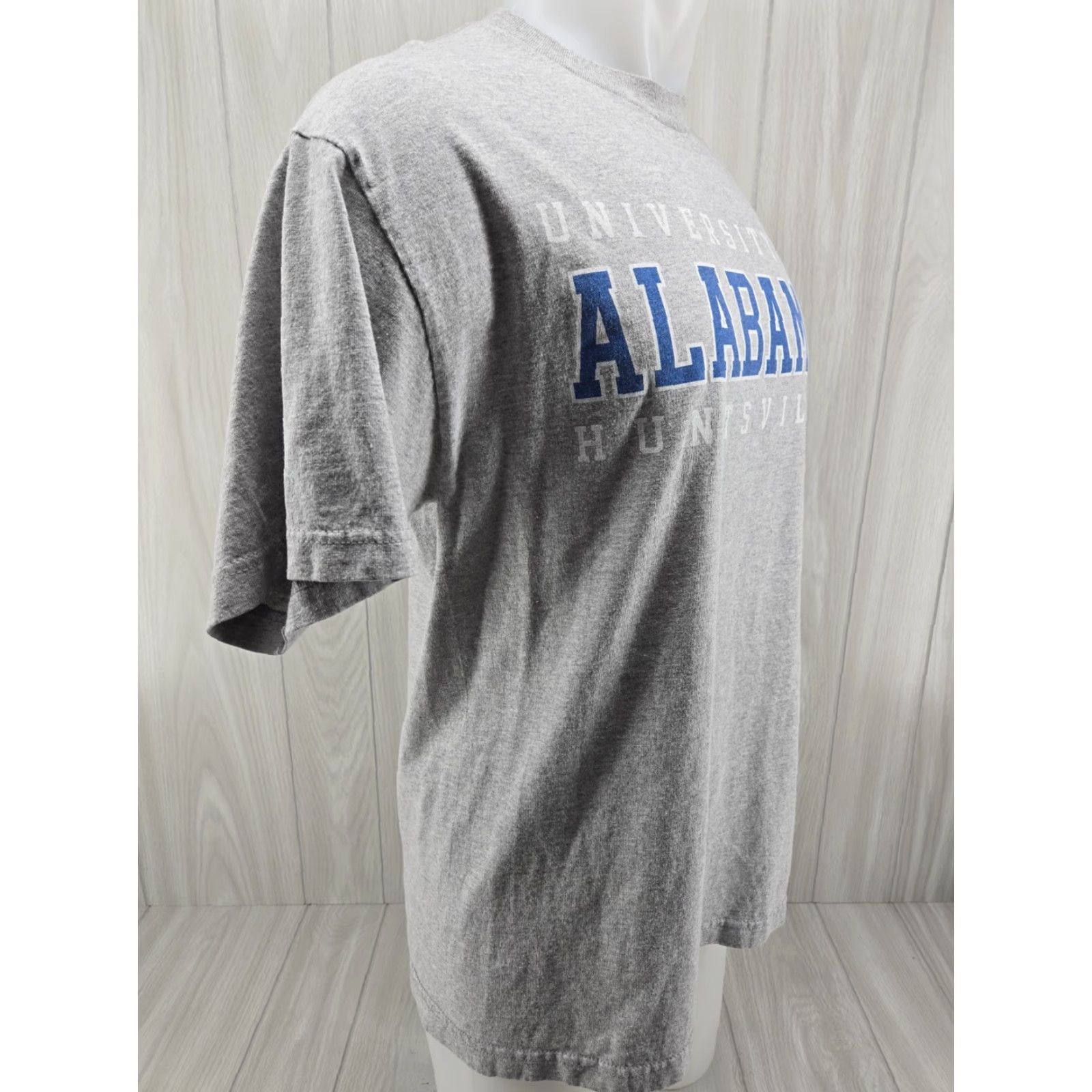 Vintage UAH Chargers Gray T-Shirt Size Large Men College University | Alstyle Apparel & Activewear, Cotton, Short Sleeve, Crew Neck, Logo, Vintage No Size US L / EU 52-54 / 3 - 5 Thumbnail