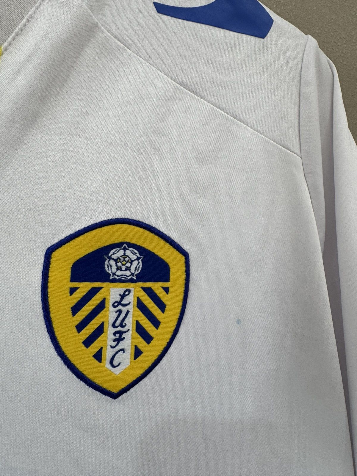 Macron Vintage Macron FC LUFC Leeds United Soccer Jersey Size US L / EU 52-54 / 3 - 4 Thumbnail