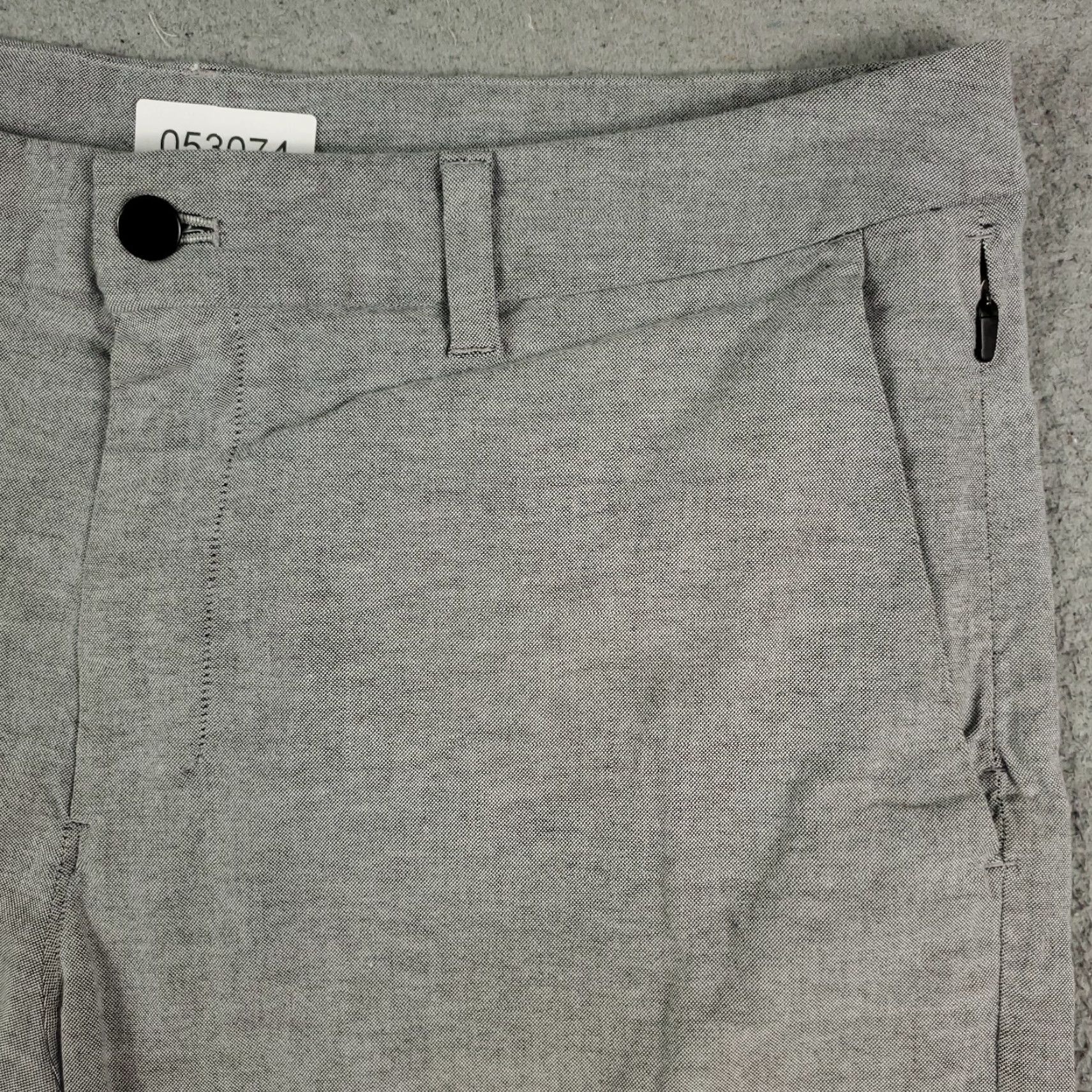 Lululemon Lululemon Mens Shorts Size 34 Gray Tech Chino Flat Front Belt Loops Logo Casual Business Formal Workwear Size US 34 / EU 50 - 3 Thumbnail