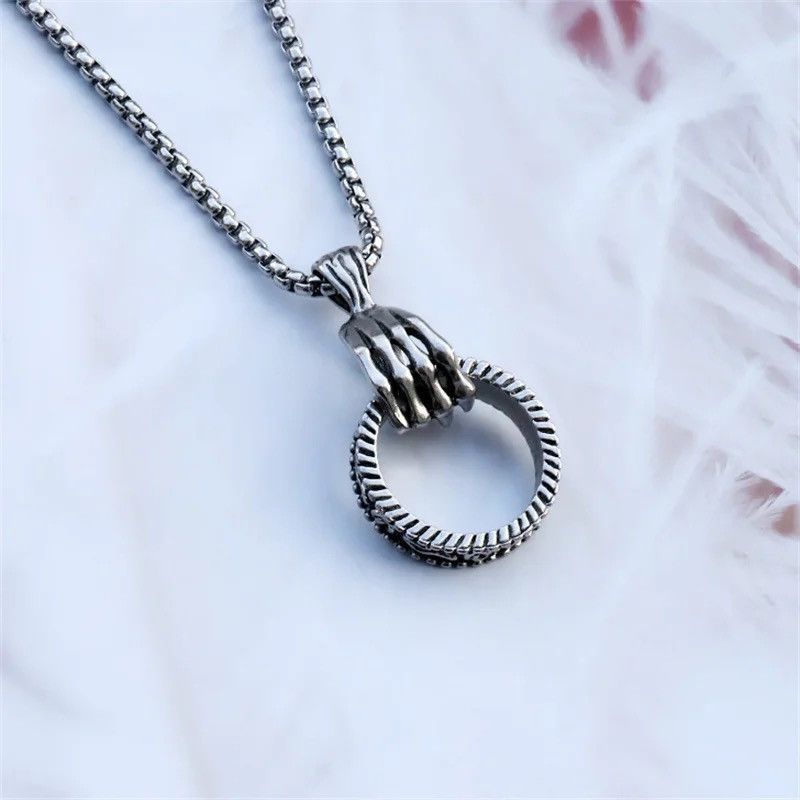 Jewelry × Other Creative Skeleton Grasp Ring Ring Pendant Necklace Size ONE SIZE - 3 Thumbnail