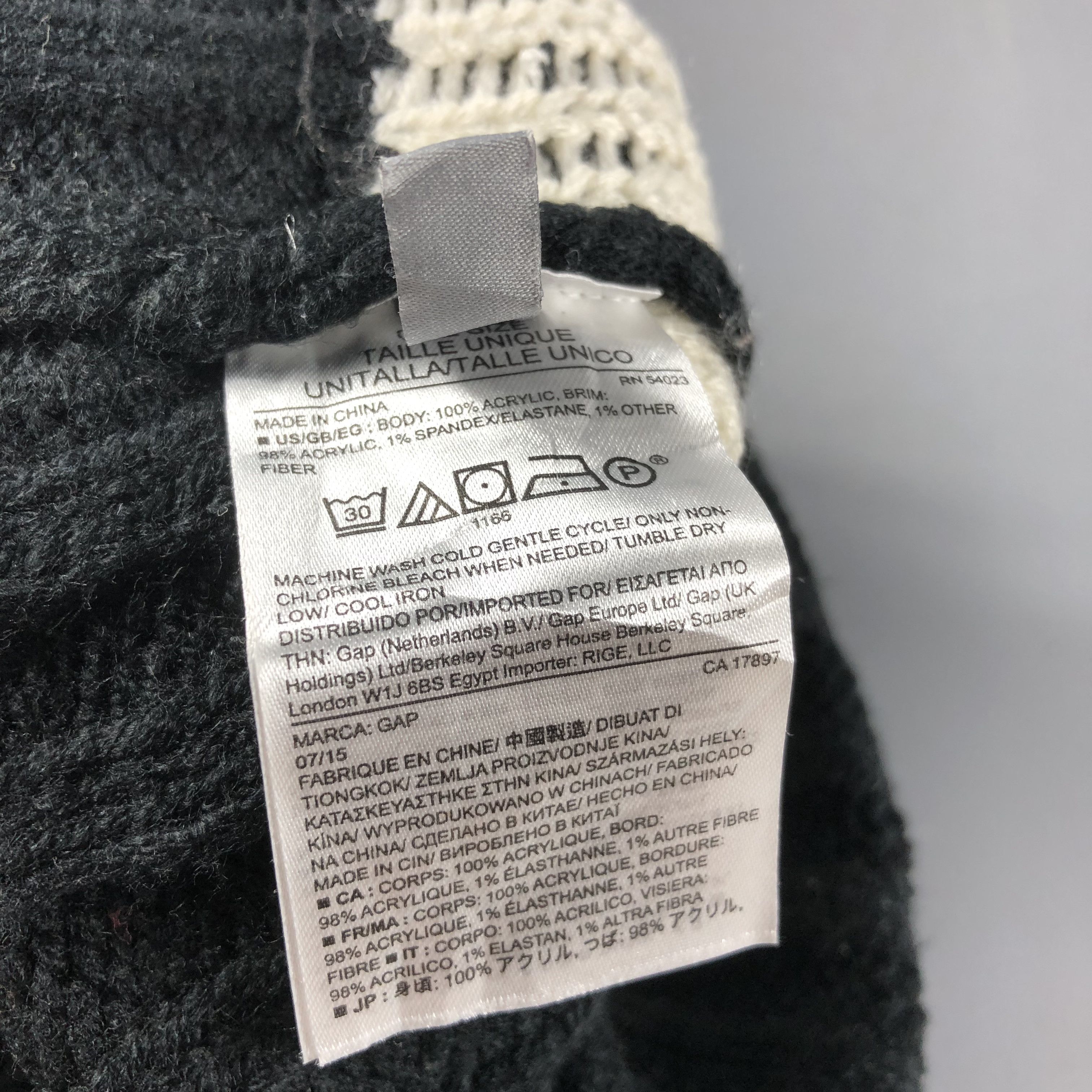 Gap GAP LOVE Bobble Beanie Snowcap Snow Hat B562 Size ONE SIZE - 5 Thumbnail