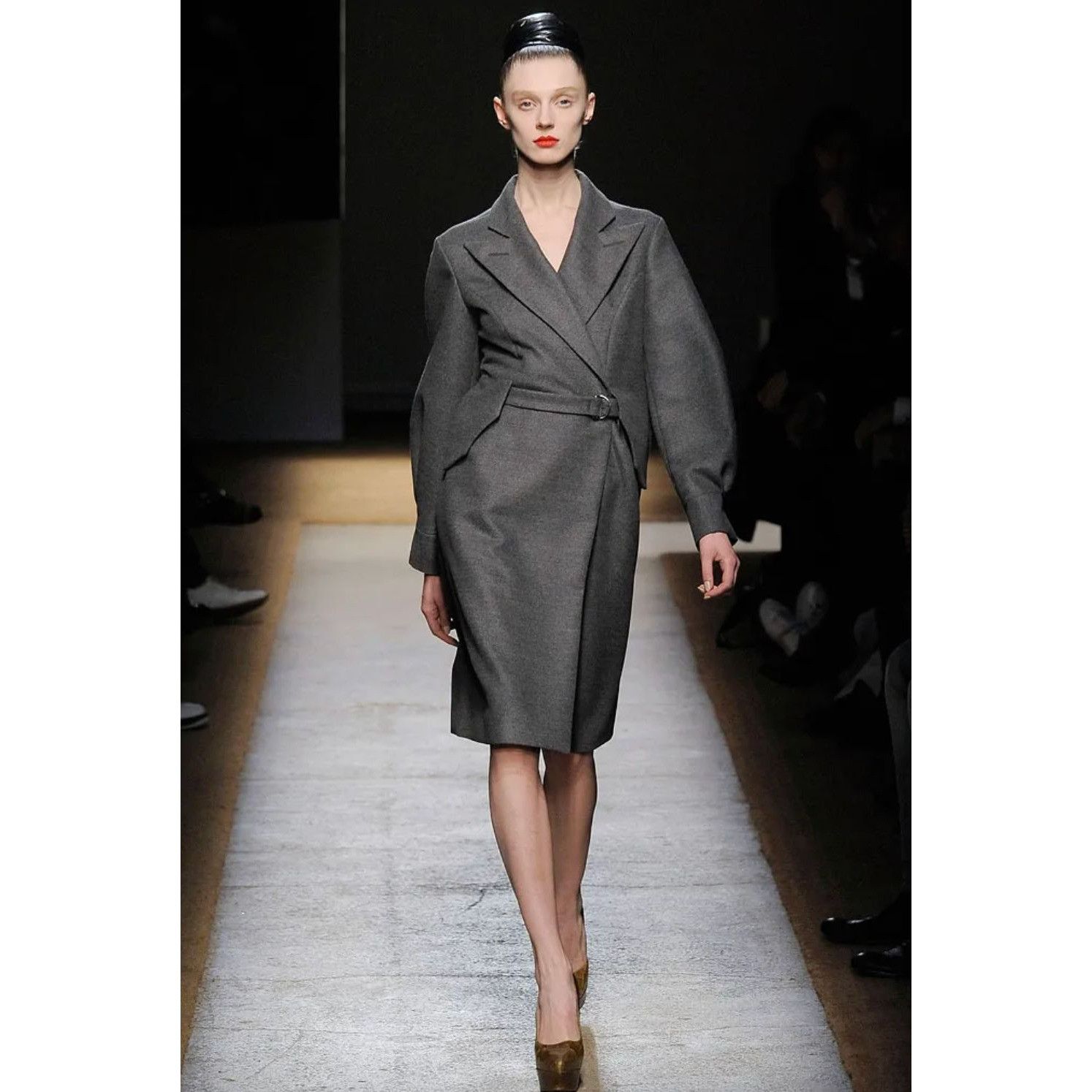 image of YVES Saint Laurent Tom Ford Fall/ Winter 2009 in Grey, Women's (Size Medium)
