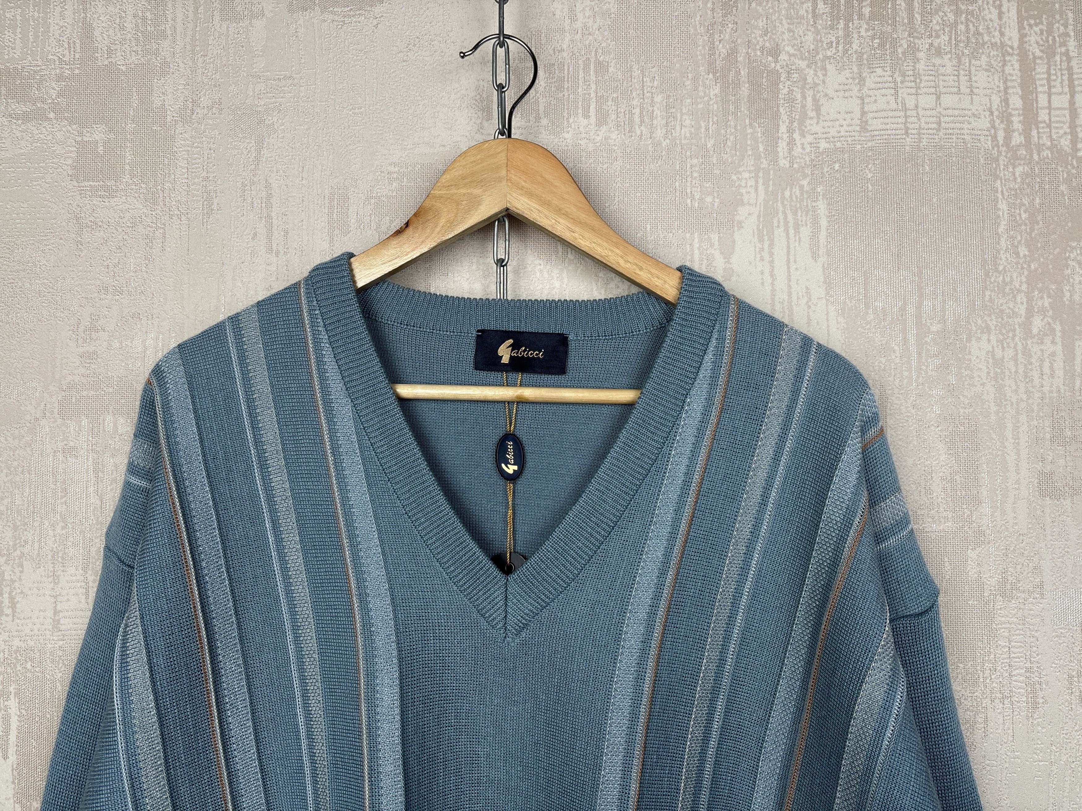Gabicci Gabicci V-neck Sweater Wool Acrylic Chambray Color Size US XL / EU 56 / 4 - 3 Thumbnail