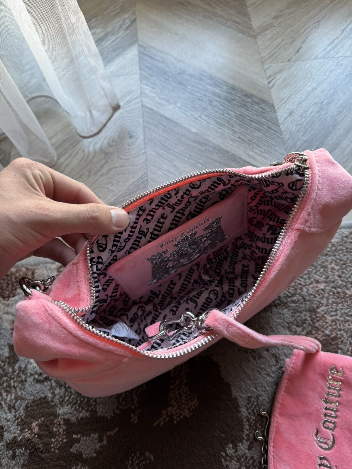 Juicy Couture Juicy Coutre Velour Big logo Pink Y2K shoulder bag Size ONE SIZE - 7 Thumbnail
