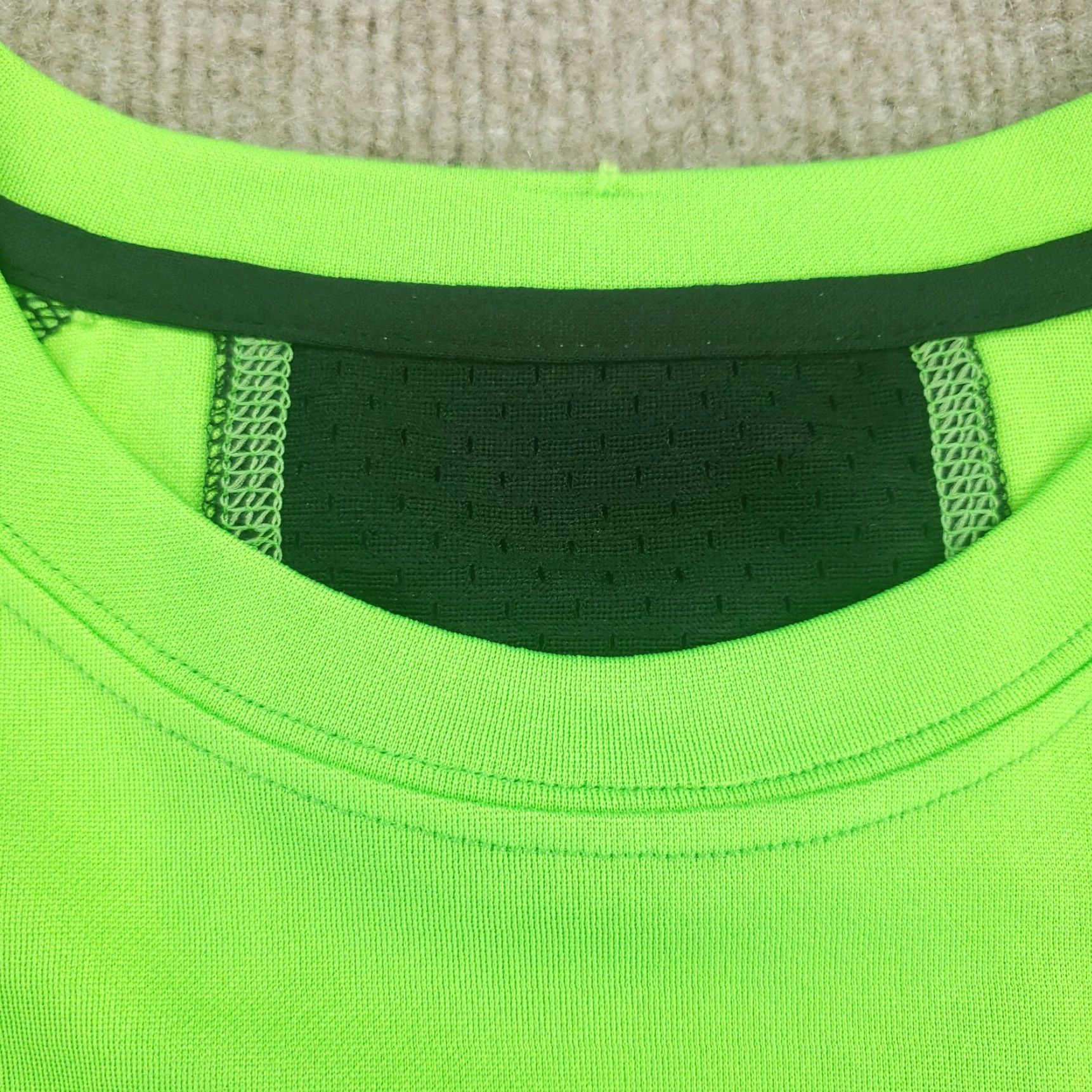 Avia Avia Running Shirt Mens Medium Green Black Mesh Short Sleeve Activewear Size US M / EU 48-50 / 2 - 5 Thumbnail