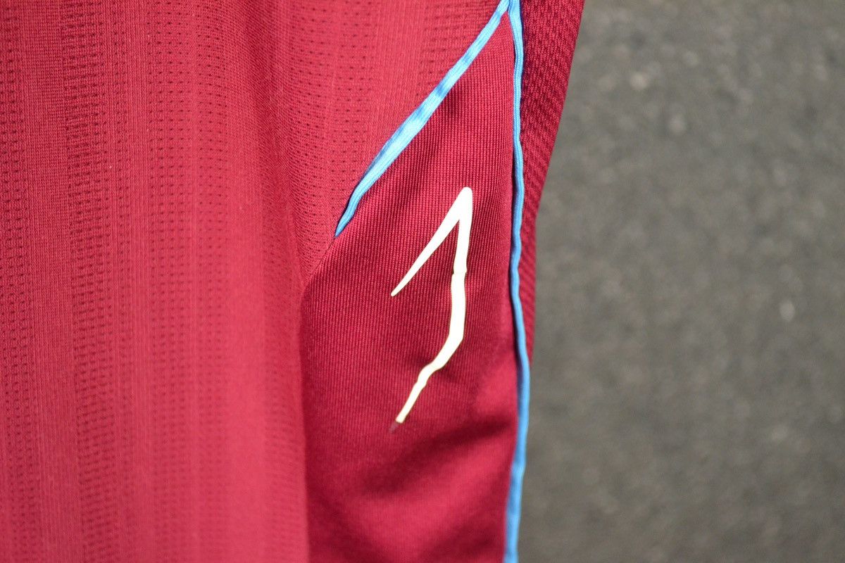 Umbro × Vintage West Ham United 2008 Home Football Shirt Umbro Soccer Jersey Size US XL / EU 56 / 4 - 9 Thumbnail