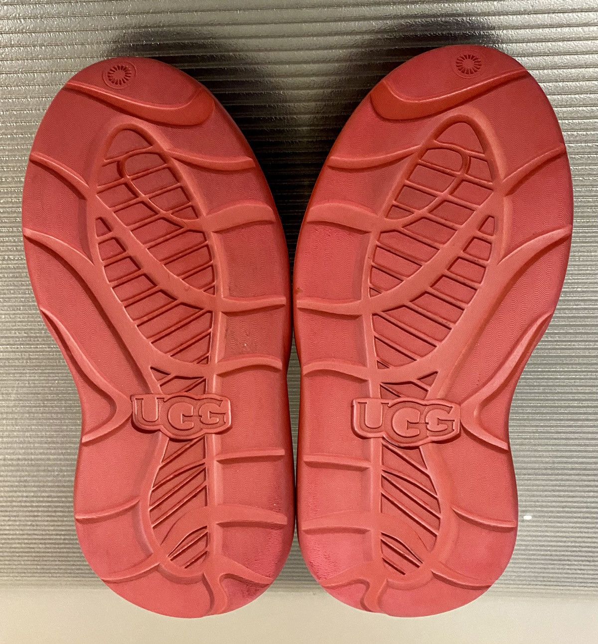 Ugg Ugg Sport Yeah Molded Clog Samba Red Women Size 9 VGC Size US 9 / IT 39 - 9 Thumbnail