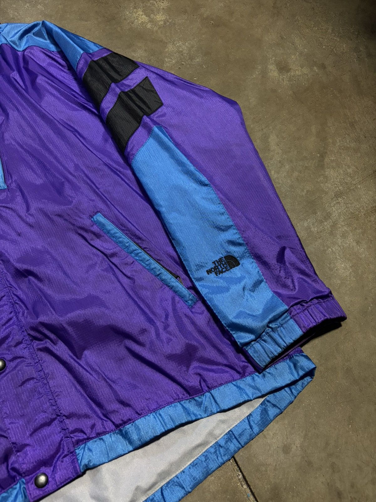 The North Face Vintage The North Face Lightweight Jacket Windbreaker Ski Size US L / EU 52-54 / 3 - 3 Thumbnail