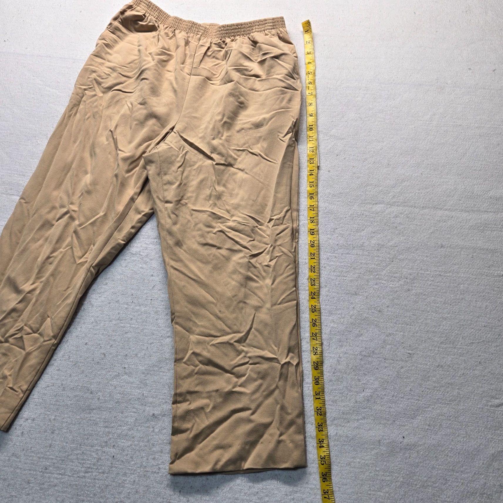 Vintage Alfred Dunner Pants Dress Pants Beiges Tan Beige Elastic Stretchy Pull On 16P 16 Petite Women Adult Straight Classy Pants Womens Size 38" / US 16 / IT 52 - 7 Thumbnail