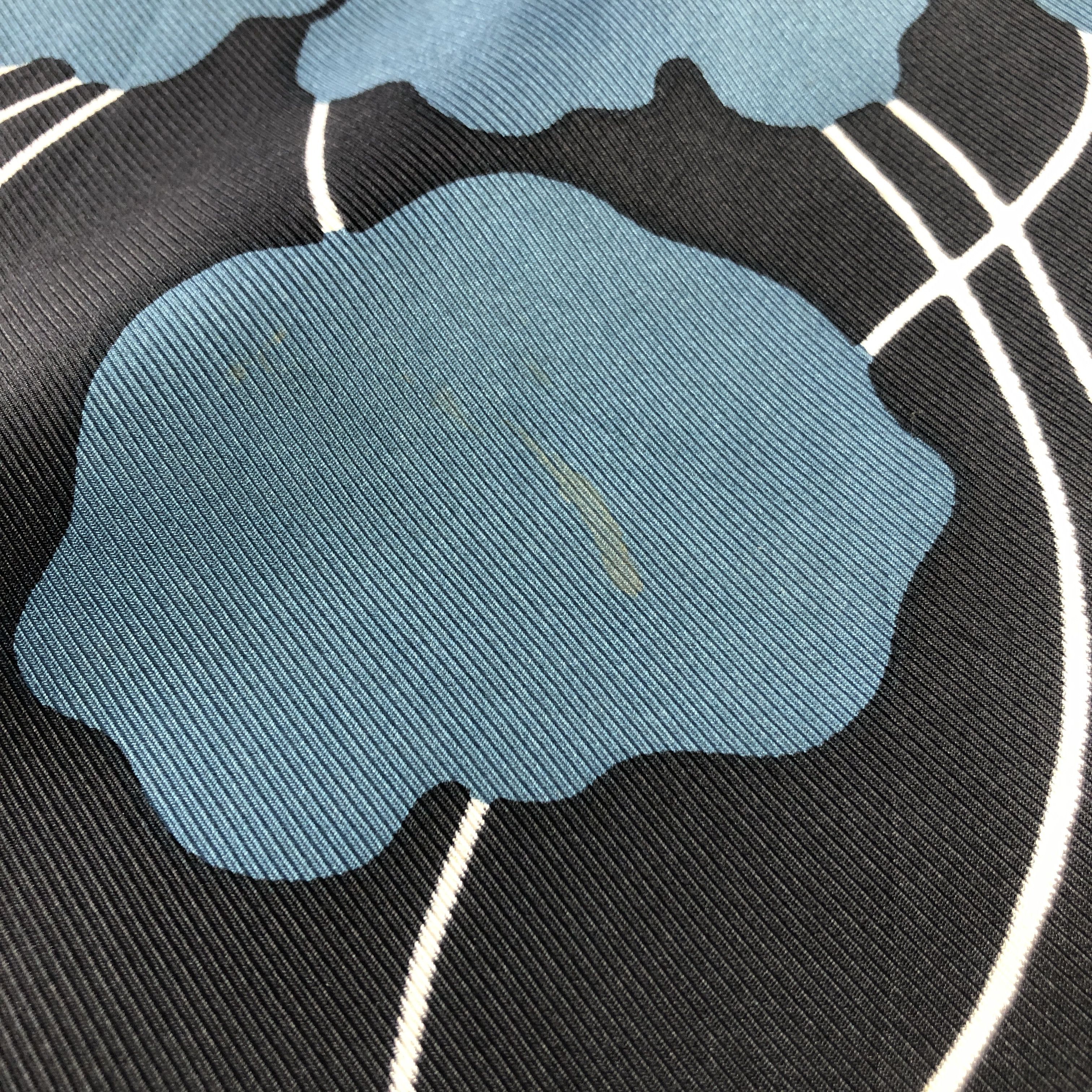 Japanese Brand Blue Flowers Luxury Hand Rolled Silk Scarf M1099 Size ONE SIZE - 7 Thumbnail