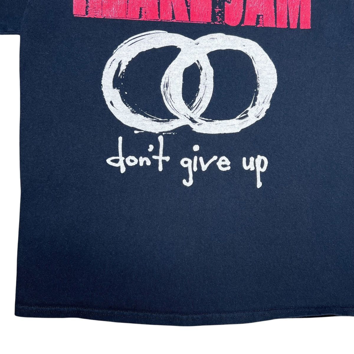 Gildan Vintage 2000s Pearl Jam Don’t Give Up Spell Out Band Tee Size US M / EU 48-50 / 2 - 9 Thumbnail