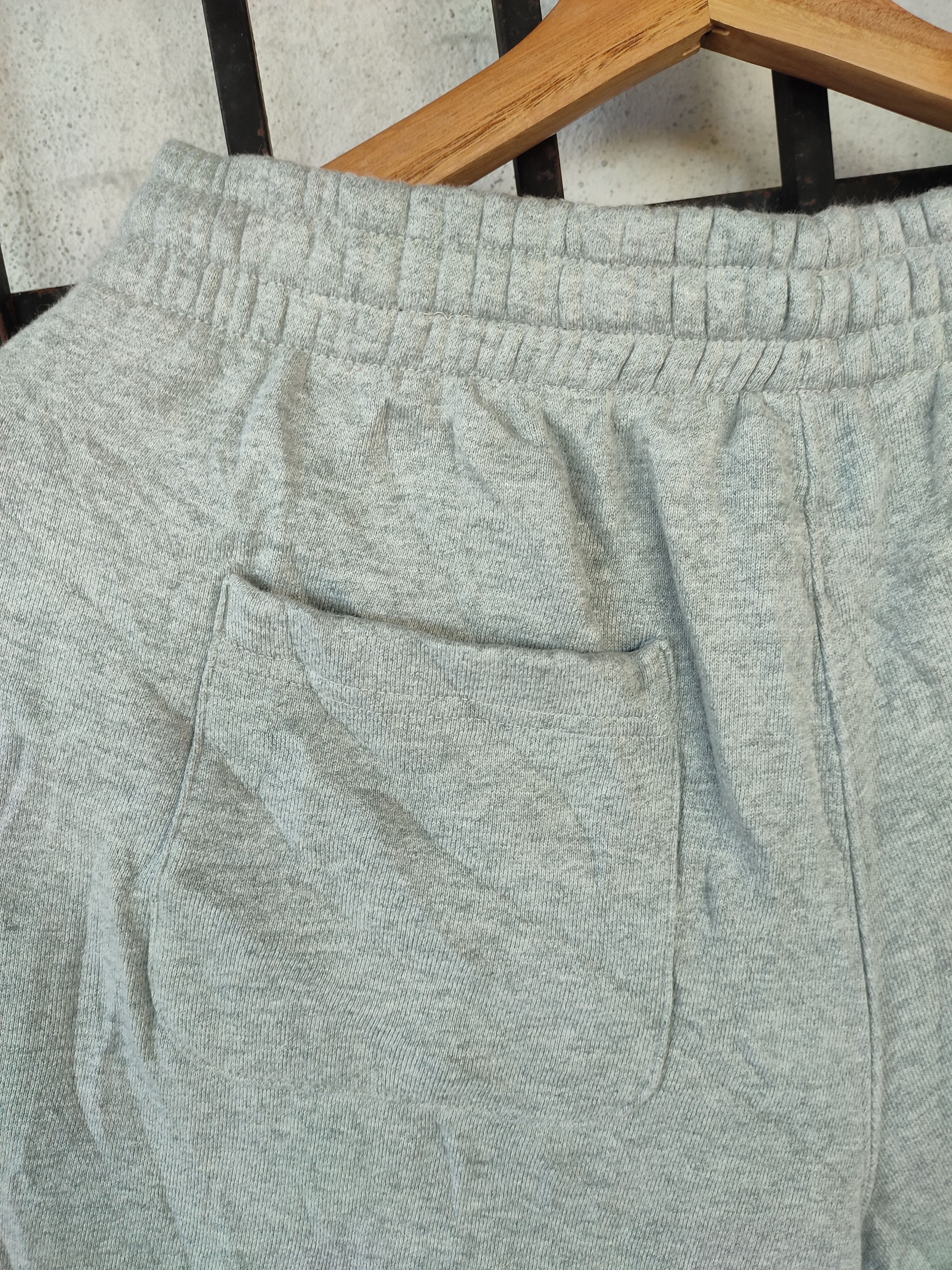 Champion VINTAGE CHAMPION SPELL OUT JOGGERS PANTS Size US 33 - 11 Thumbnail
