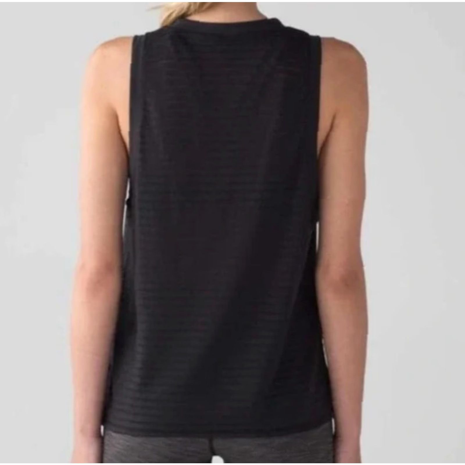 Lululemon Lululemon Womens Tank 6 Black Uncovered Muscle Sheer Stripe Size ONE SIZE - 2 Thumbnail