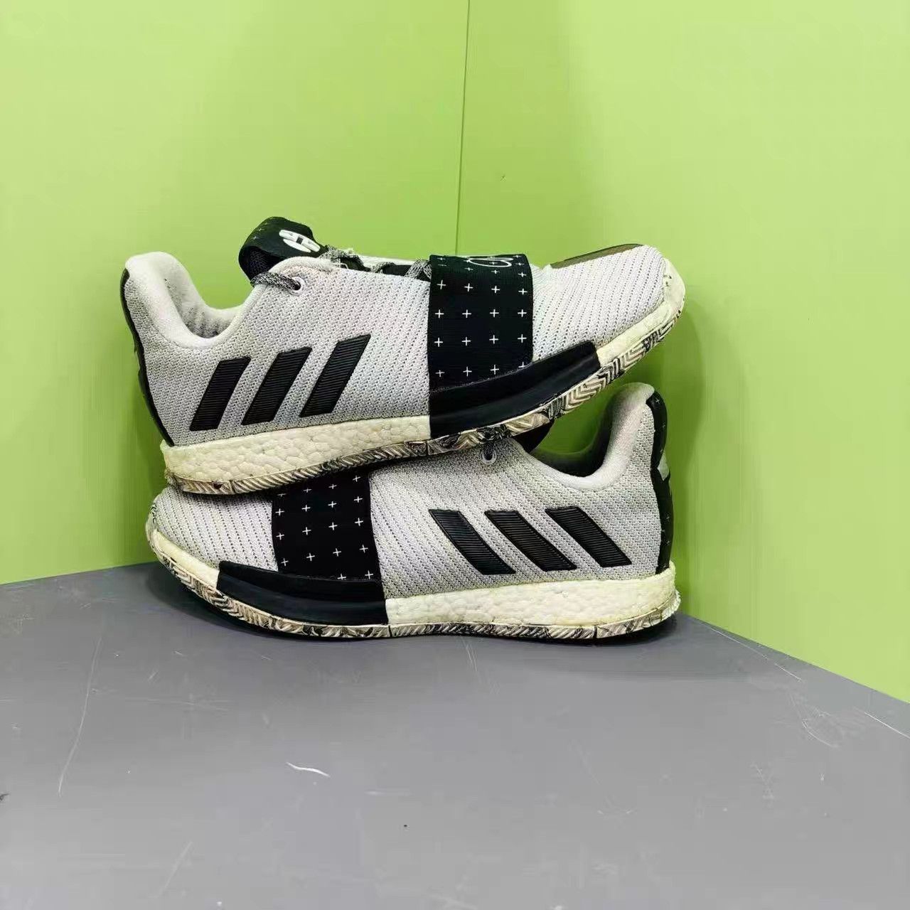 Adidas adidas Harden 3 Low Top Basketball Shoes K15 Size US 9.5 / EU 42-43 - 3 Thumbnail