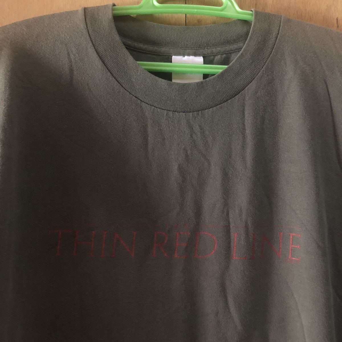 Vintage The Thin Red Line Vintage 90's Movie War Action Spellout Tee Size US XL / EU 56 / 4 - 7 Thumbnail