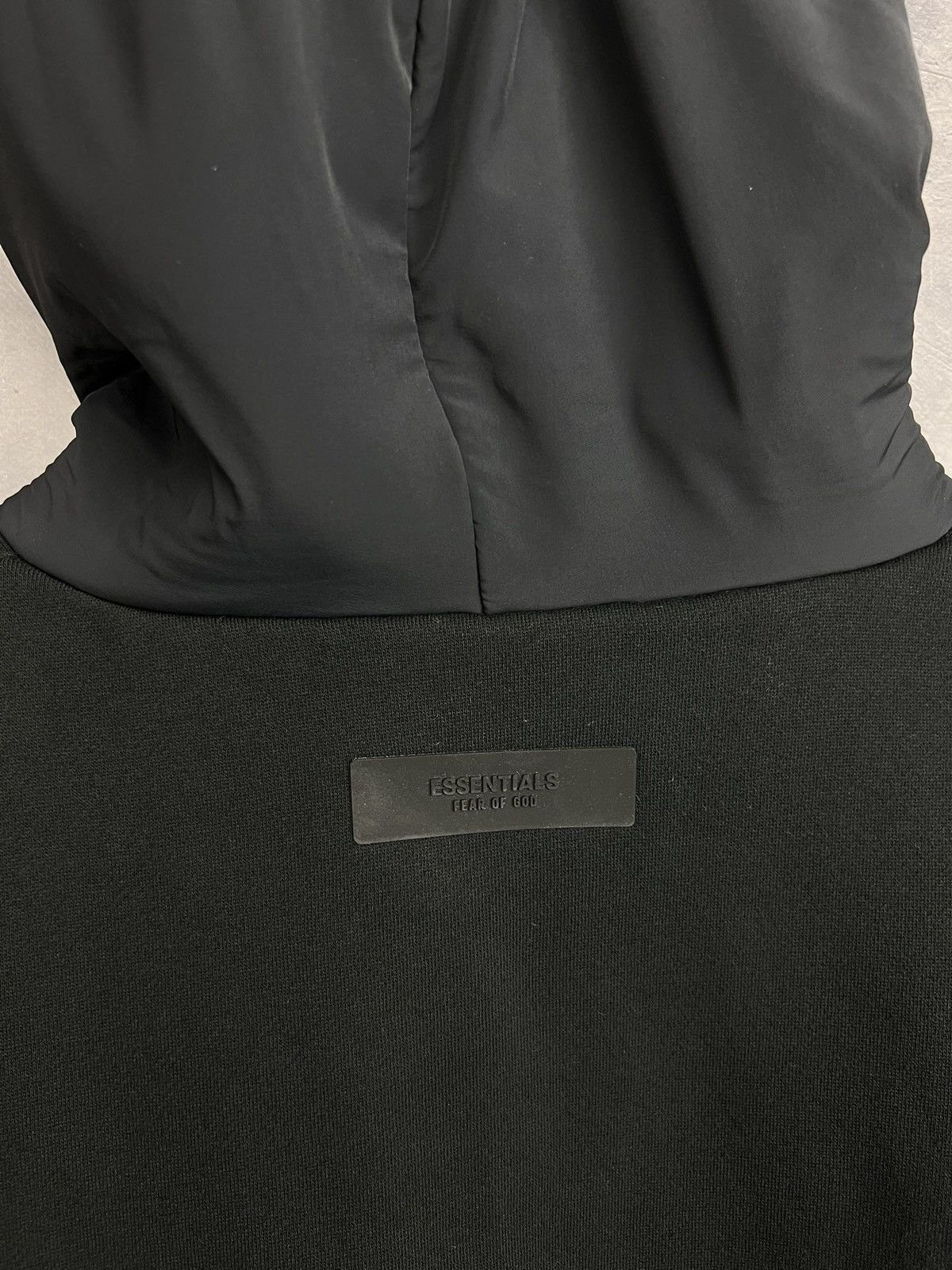 Fear of God fear of god essentials nylon fleece black hoodie size L Size US L / EU 52-54 / 3 - 11 Thumbnail