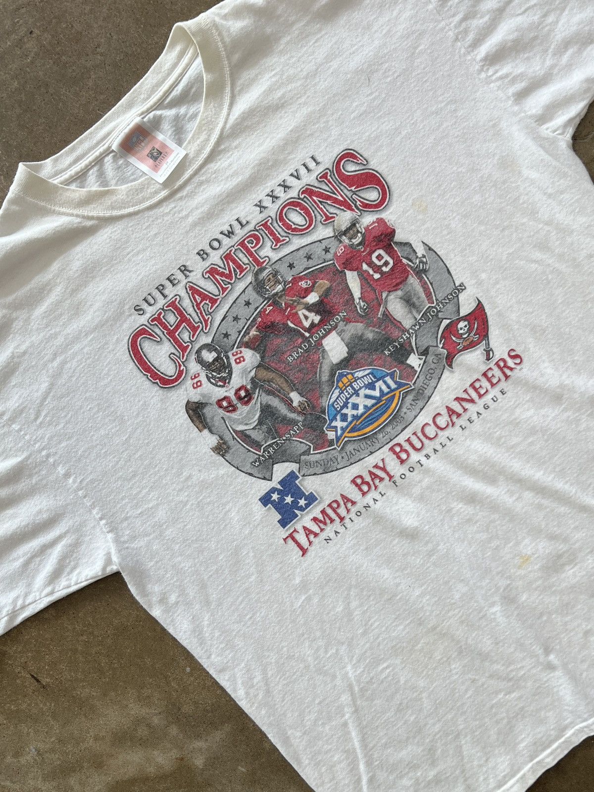 NFL × Vintage Vintage NFL 2003 Super Bowl XXXVII Tampa Buccaneers Tee XXL Size US XXL / EU 58 / 5 - 1 Thumbnail