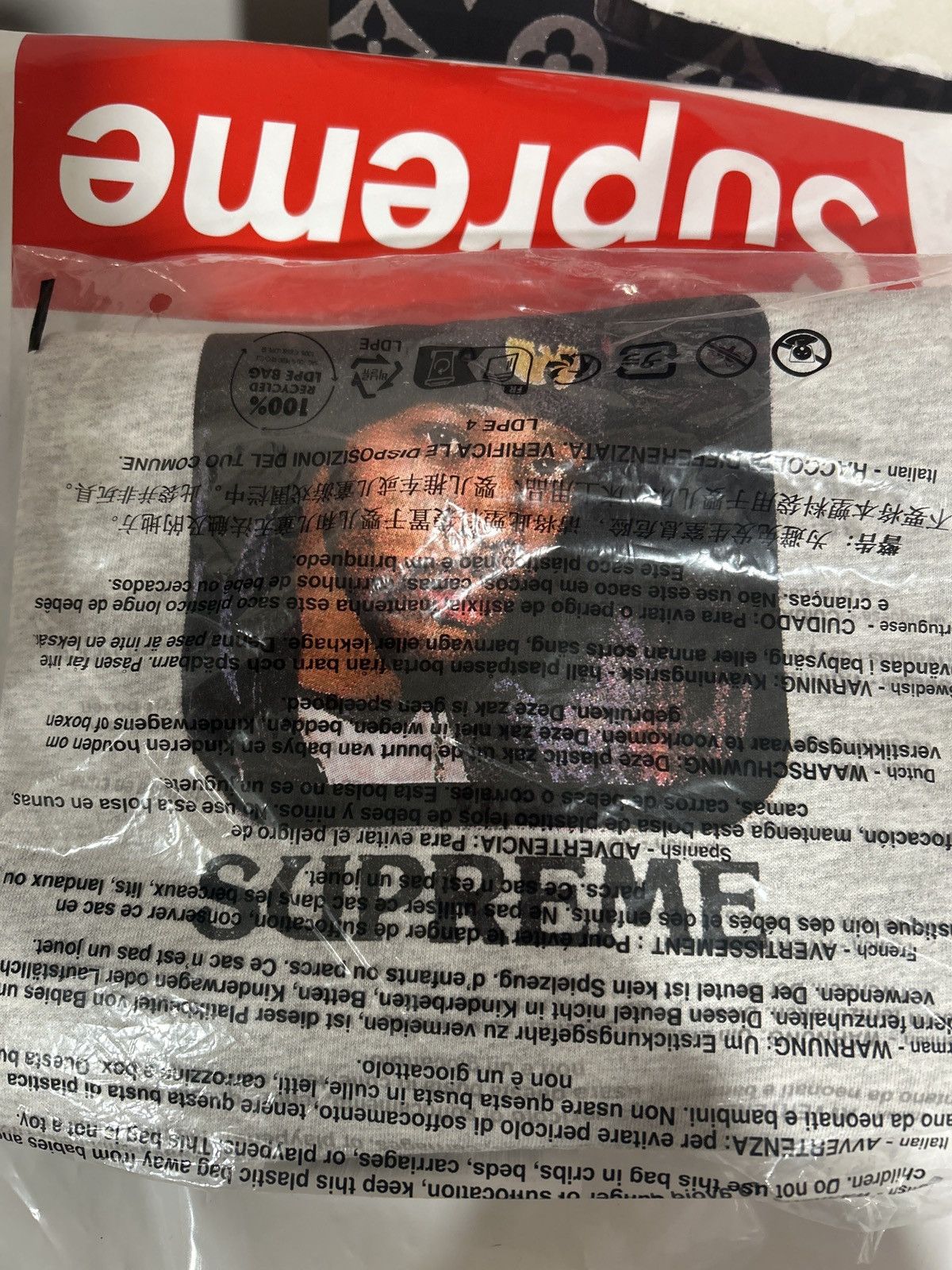 Supreme Supreme x Wu-Tang Grey Size US M / EU 48-50 / 2 - 3 Thumbnail
