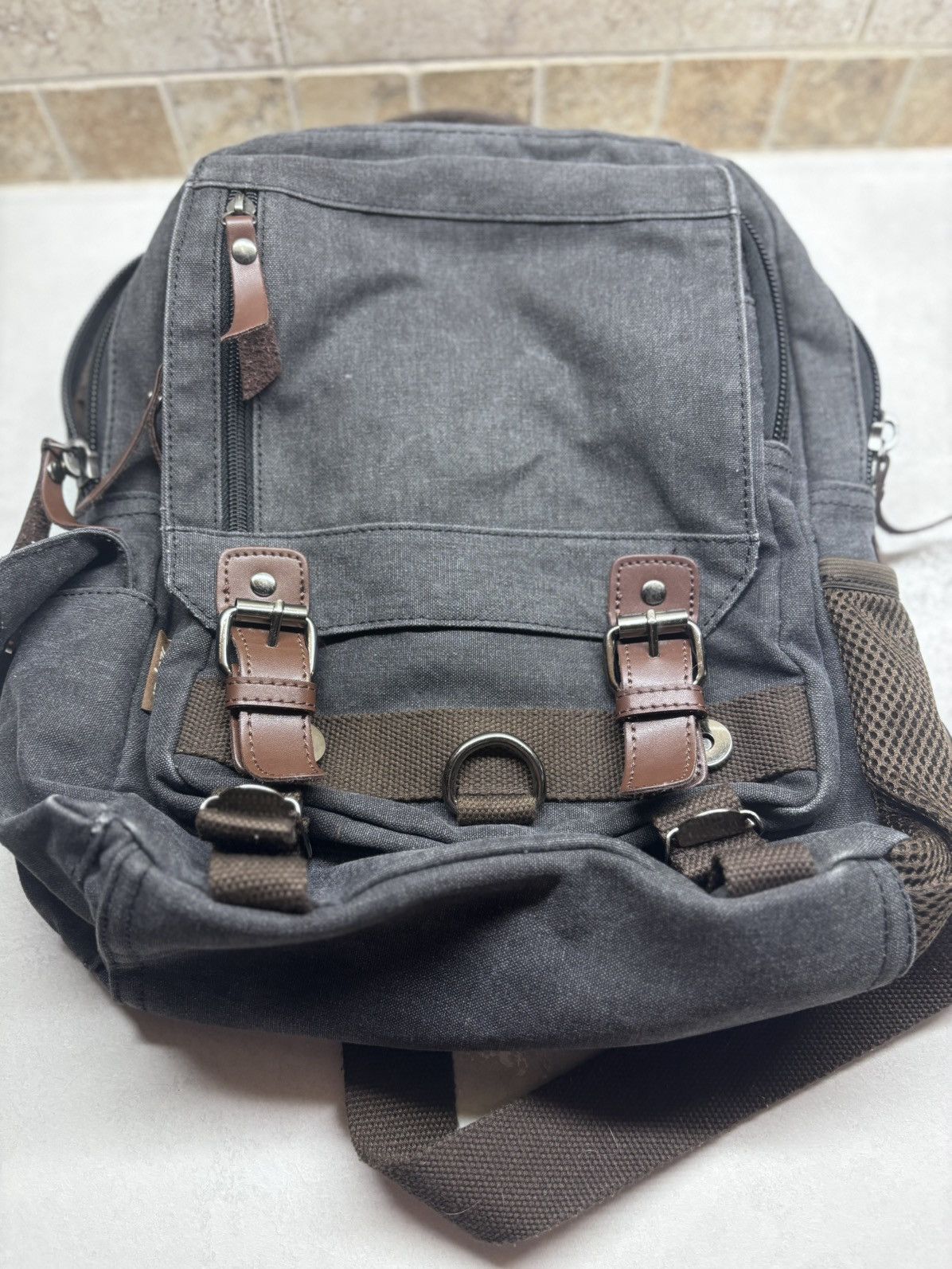 Other two in one duffle bag and backpack. Ingenious rare. Size ONE SIZE - 17 Thumbnail
