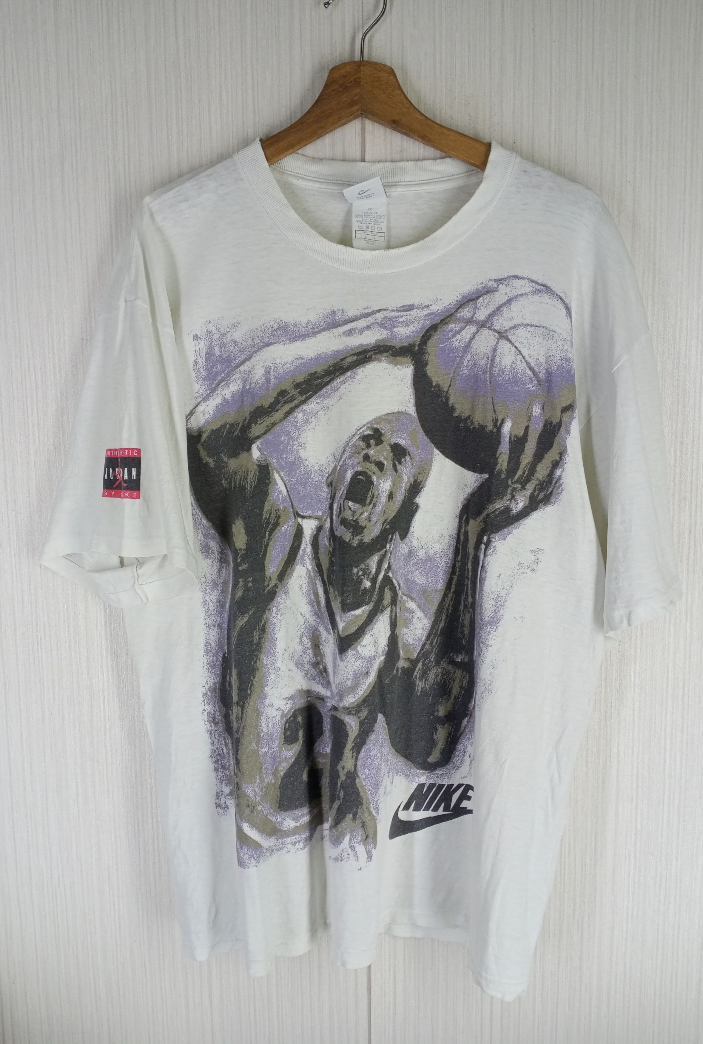 Nike Rare Vintage 90s Nike Michael Jordan Tshirt Size US L / EU 52-54 / 3 - 1 Thumbnail