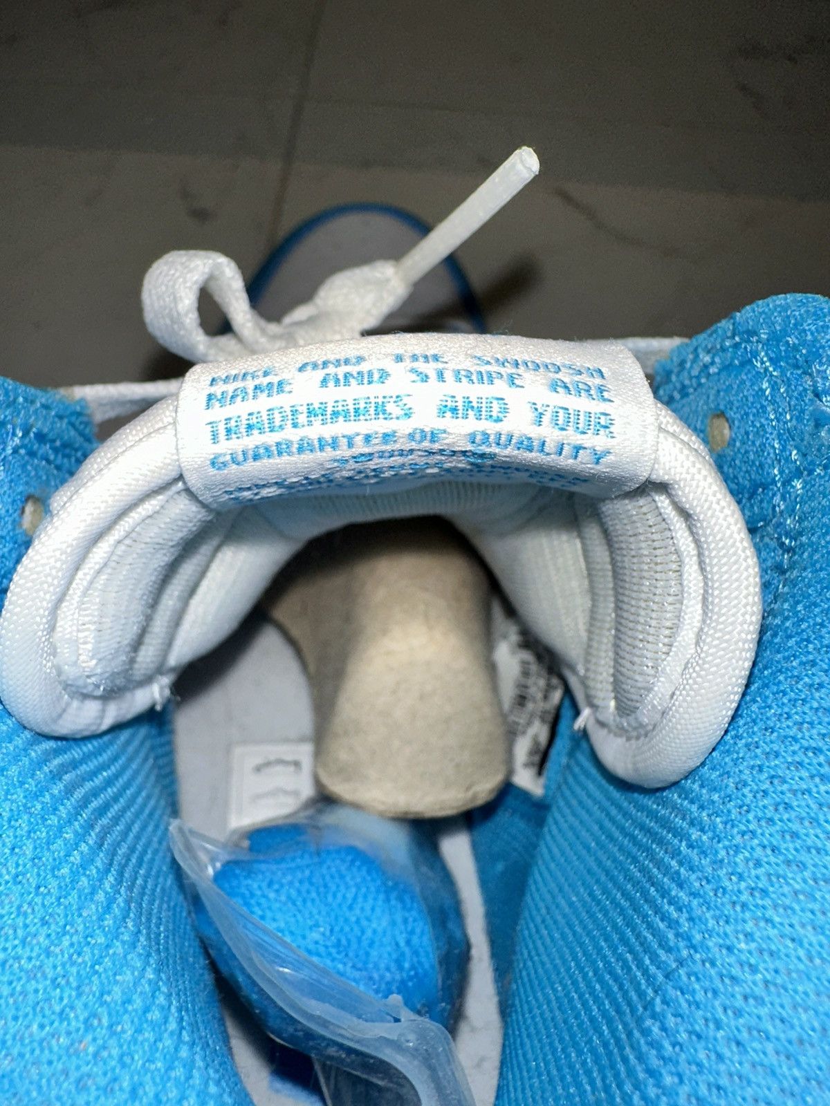 Jordan Brand 2015 Jordan 1 Retro High OG UNC Size US 8.5 / EU 41-42 - 9 Thumbnail