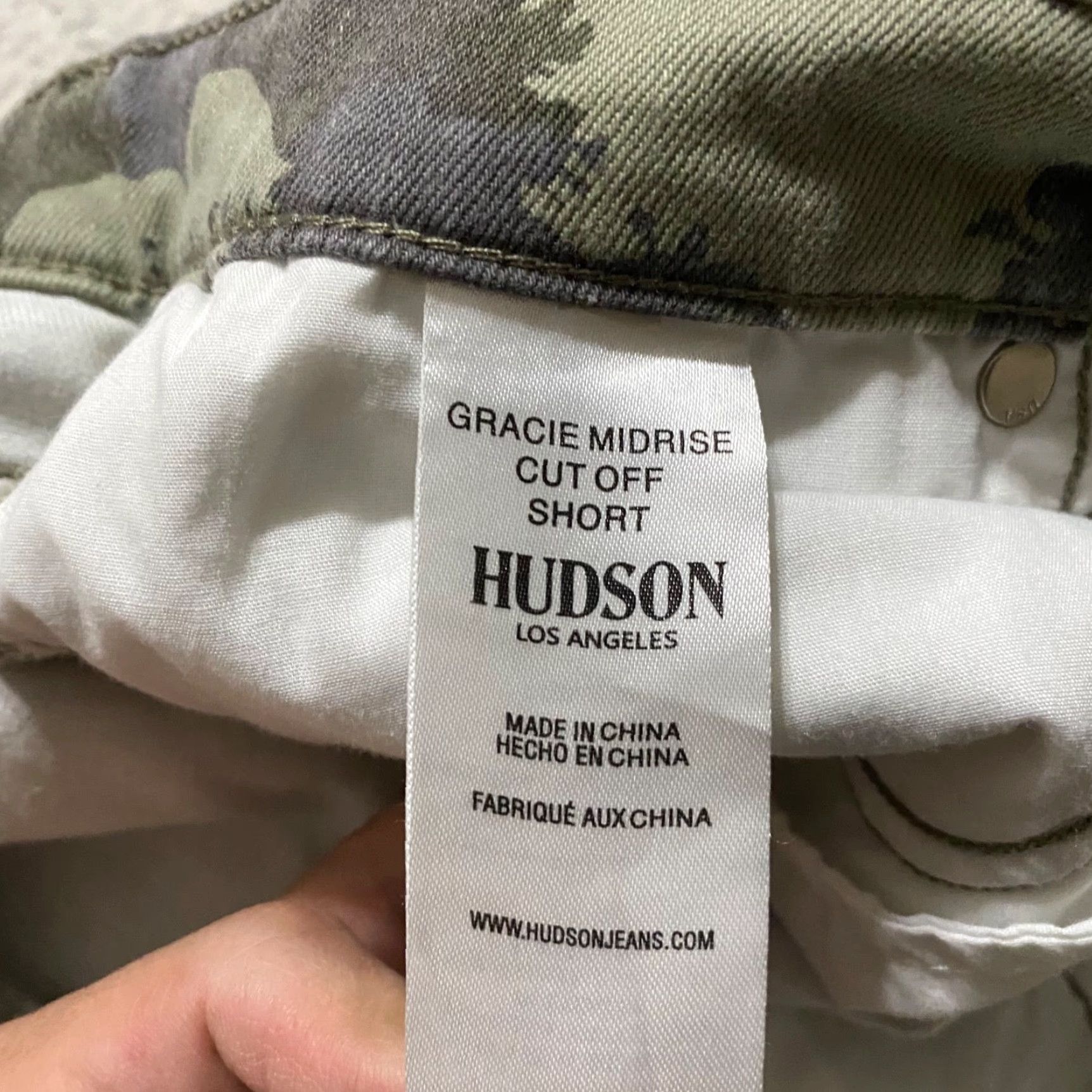 American Eagle Outfitters Hudsone Womens Shorts sz 30 Jean Green Camouflage Denim Gracie Mid Rise Cut-Off Size 30" / US 8 / IT 44 - 4 Thumbnail