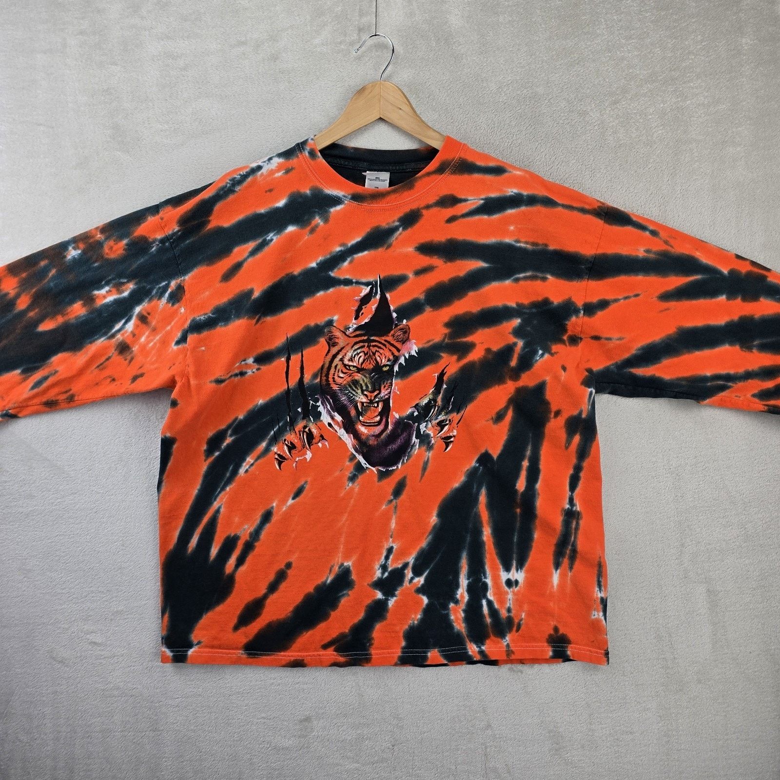 Gildan Vintage Tiger Break Through Shirt Mens XXL Tie Dye Y2K Size US XXL / EU 58 / 5 - 2 Thumbnail