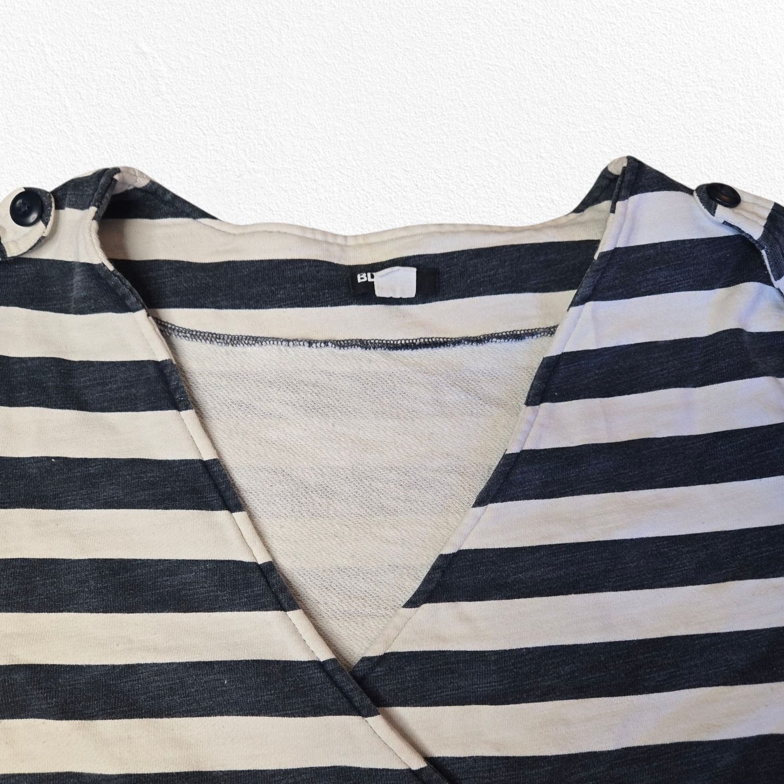 Bdg BDG Navy White Striped Wrap Cropped Sweater Size Medium Size M / US 6-8 / IT 42-44 - 6 Thumbnail