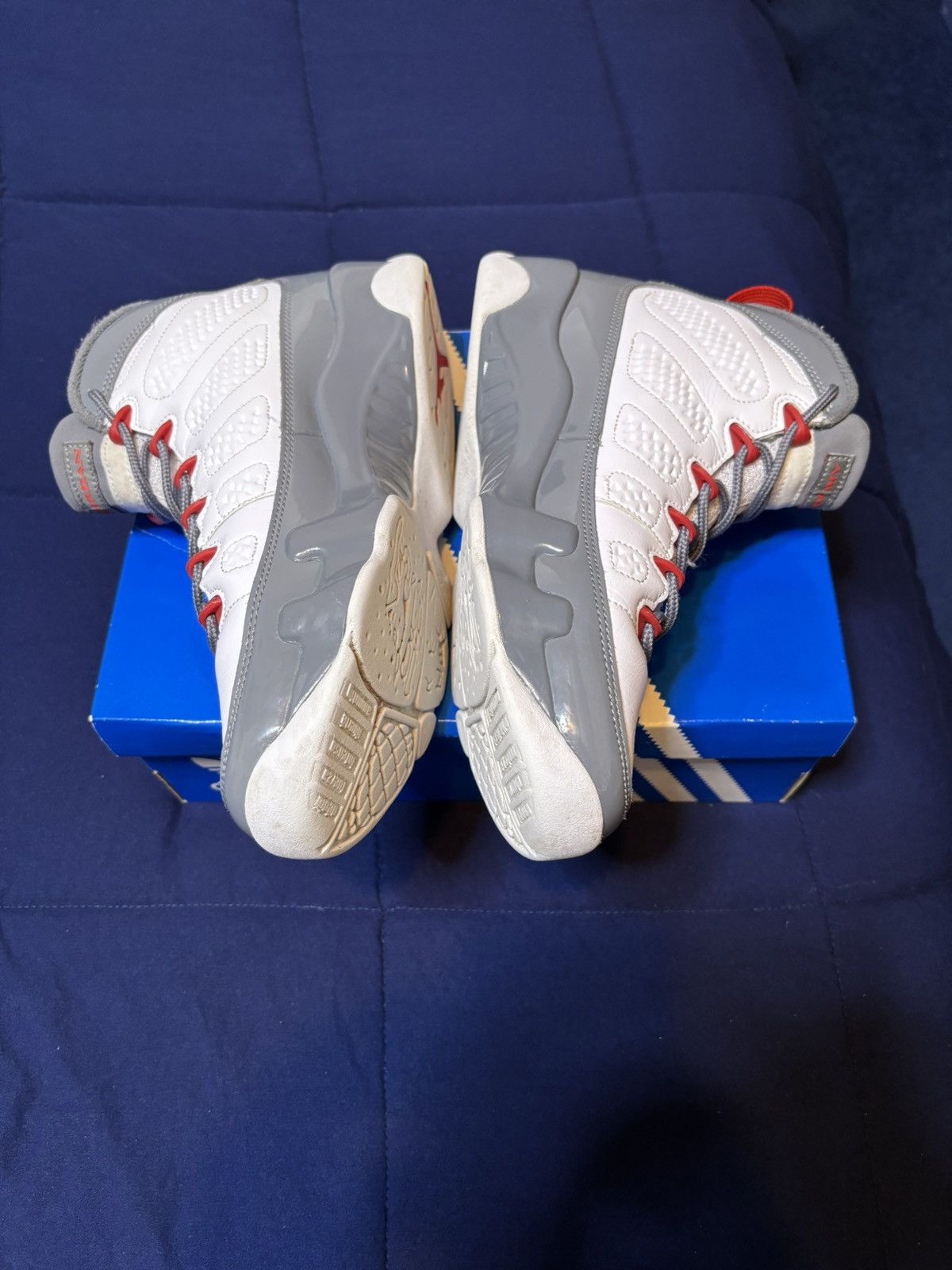 Jordan Brand Jordan 9 Retro Fire Red 2022 Size 9 Size US 9 / EU 42 - 4 Thumbnail