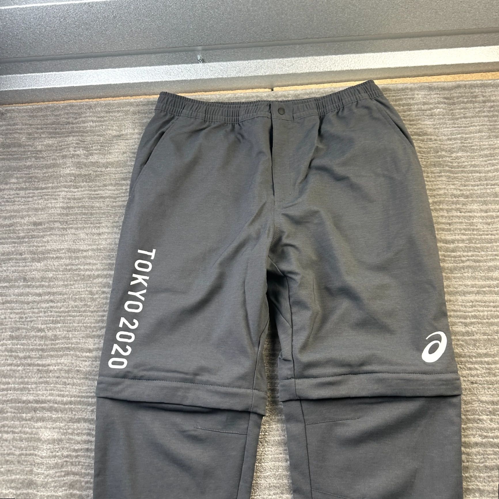 Asics ASICS Pants Mens XL Gray Convertible Tokyo 2020 Olympics Running & Jogging Sweatpants Size US 36 / EU 52 - 3 Thumbnail