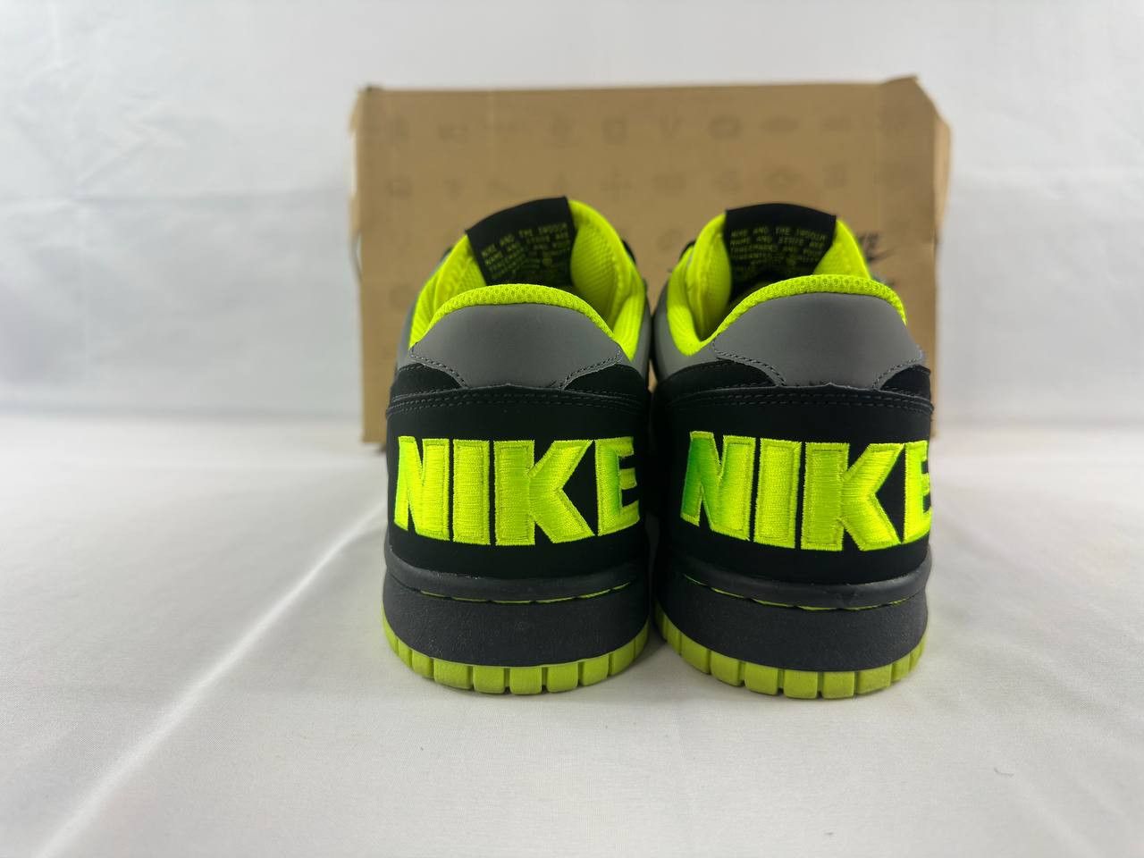 Nike Nike Big Nike 1 LE 2009 Grey Volt 366725-001 Size US 9 / EU 42 - 9 Thumbnail