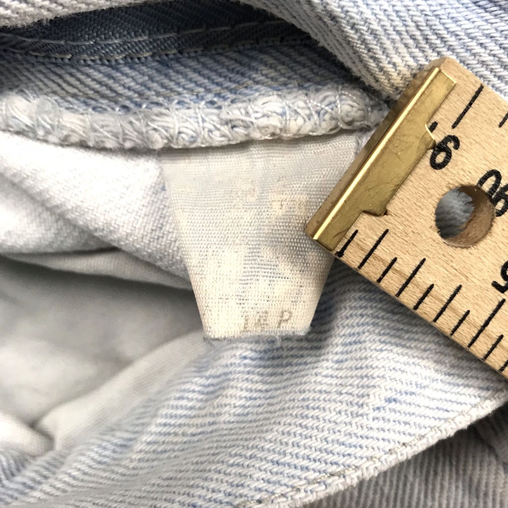 Lee VINTAGE Lees Denim High Rise Jean Shorts Sz 14 P Womens 31” Waist Mom Shorts Blue 90s Mens Womens Jeans Shorts Pocket Design Vintage Denim 5-Pocket Size 36" / US 14 / IT 50 - 2 Thumbnail