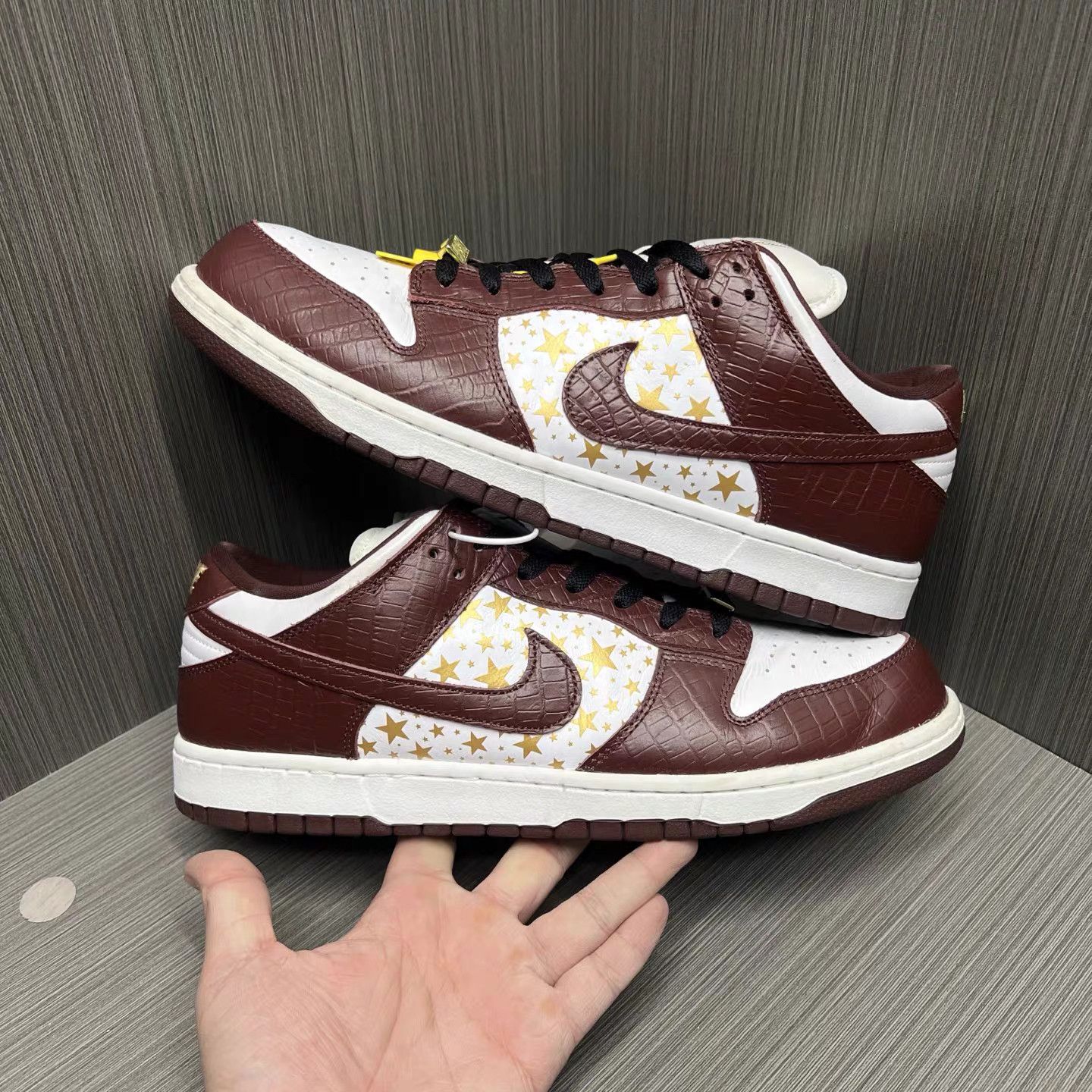 Nike Nike x Supreme Dunk SB White Red Gold K15 Size US 12.5 / EU 45-46 - 5 Thumbnail