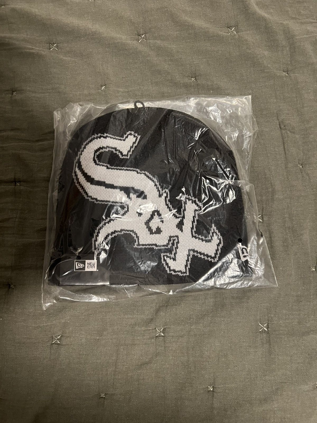 MLB × New Era × Supreme Supreme Chicago White Sox New Era Beanie Size ONE SIZE - 1 Thumbnail