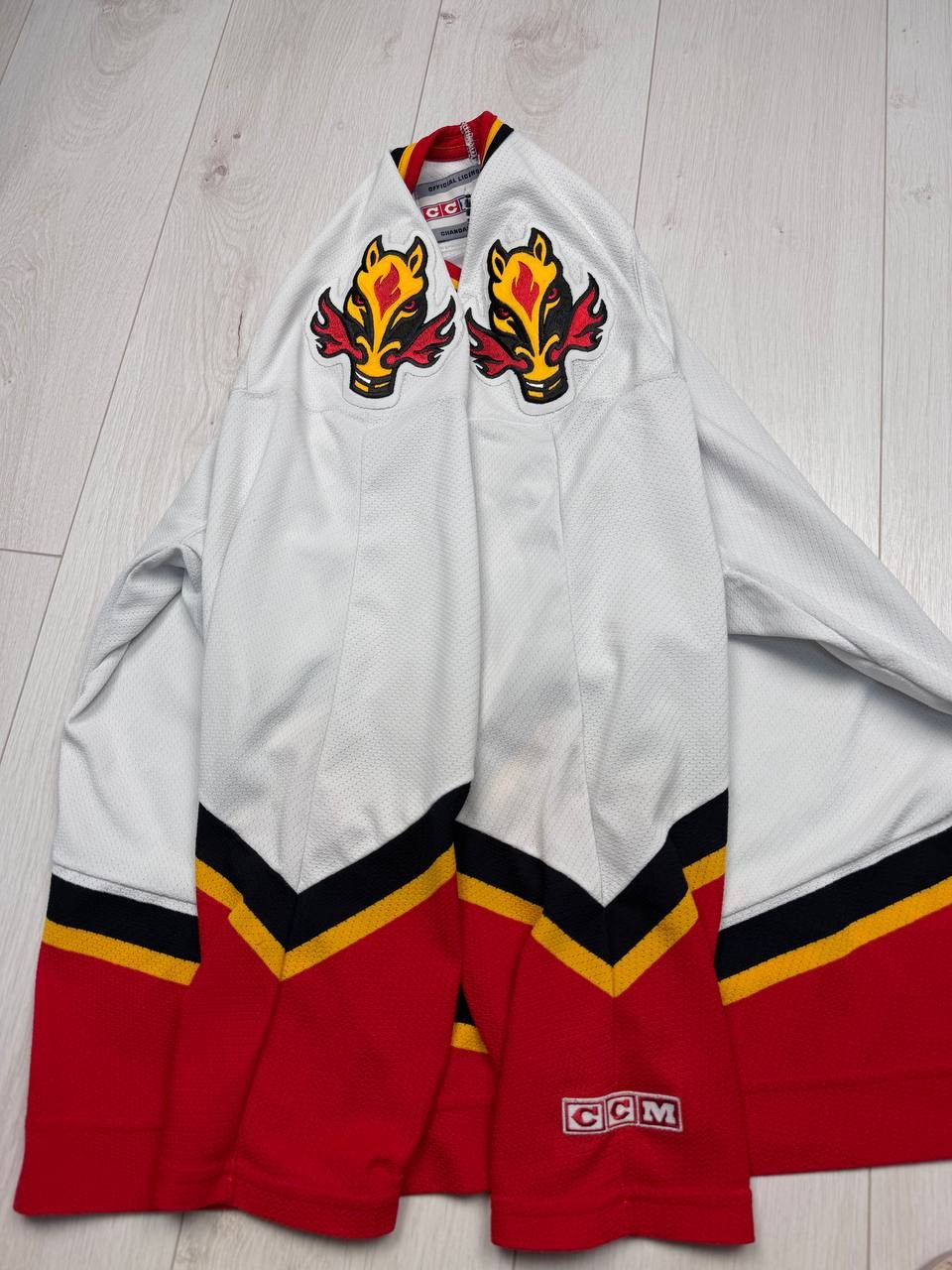 Ccm Vintage Auth RARE Calgary Flames Hockey Jersey Size XL Size US XL / EU 56 / 4 - 7 Thumbnail