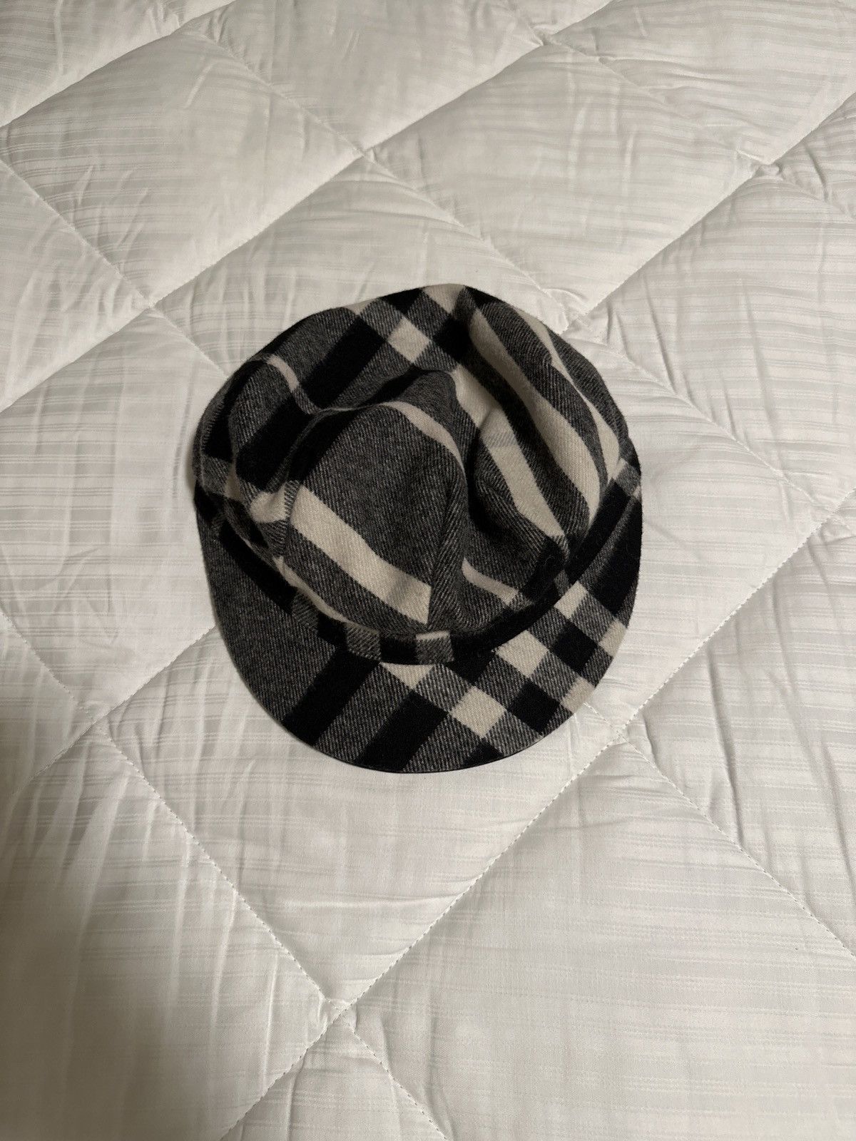 Burberry Wool Hat Burberry Size ONE SIZE - 6 Thumbnail