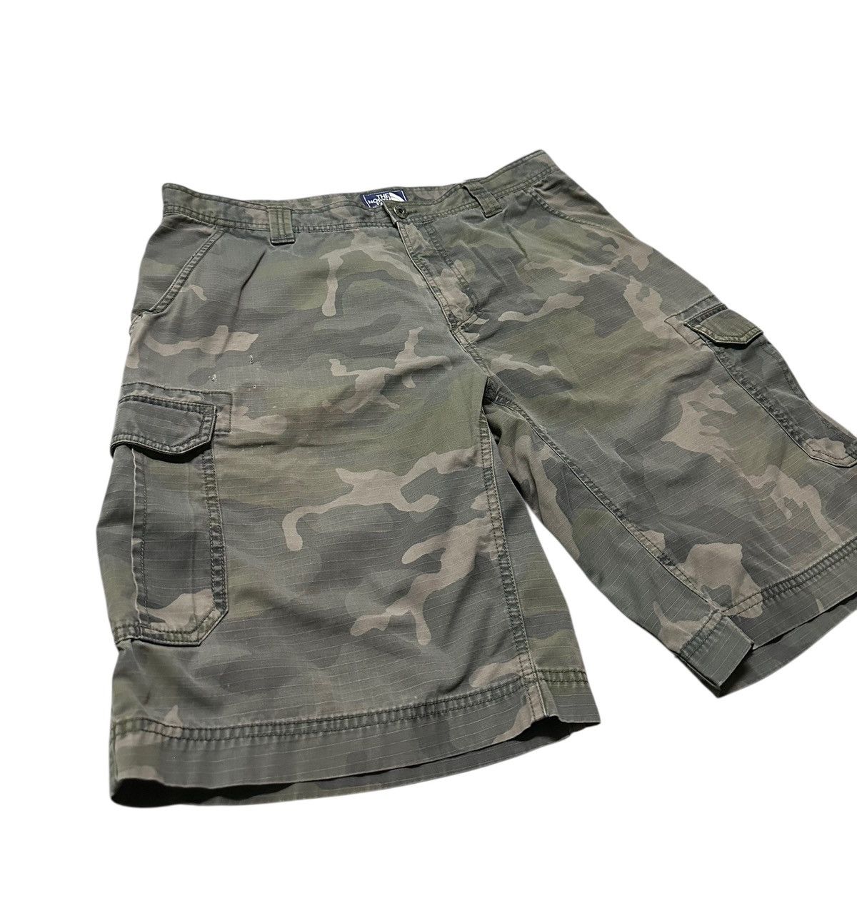 The North Face The north face camo cargo short pants Size US 34 / EU 50 - 2 Thumbnail