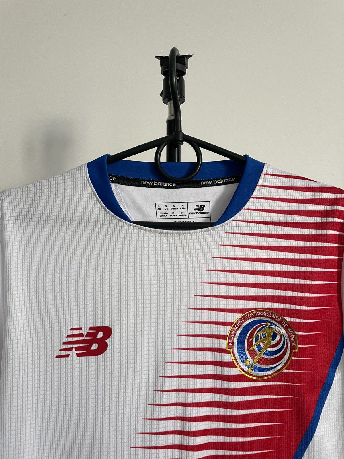 New Balance NEW BALANCE COSTA RICA 2016 2017 AWAY FOOTBALL SHIRT JERSEY Size US S / EU 44-46 / 1 - 2 Thumbnail