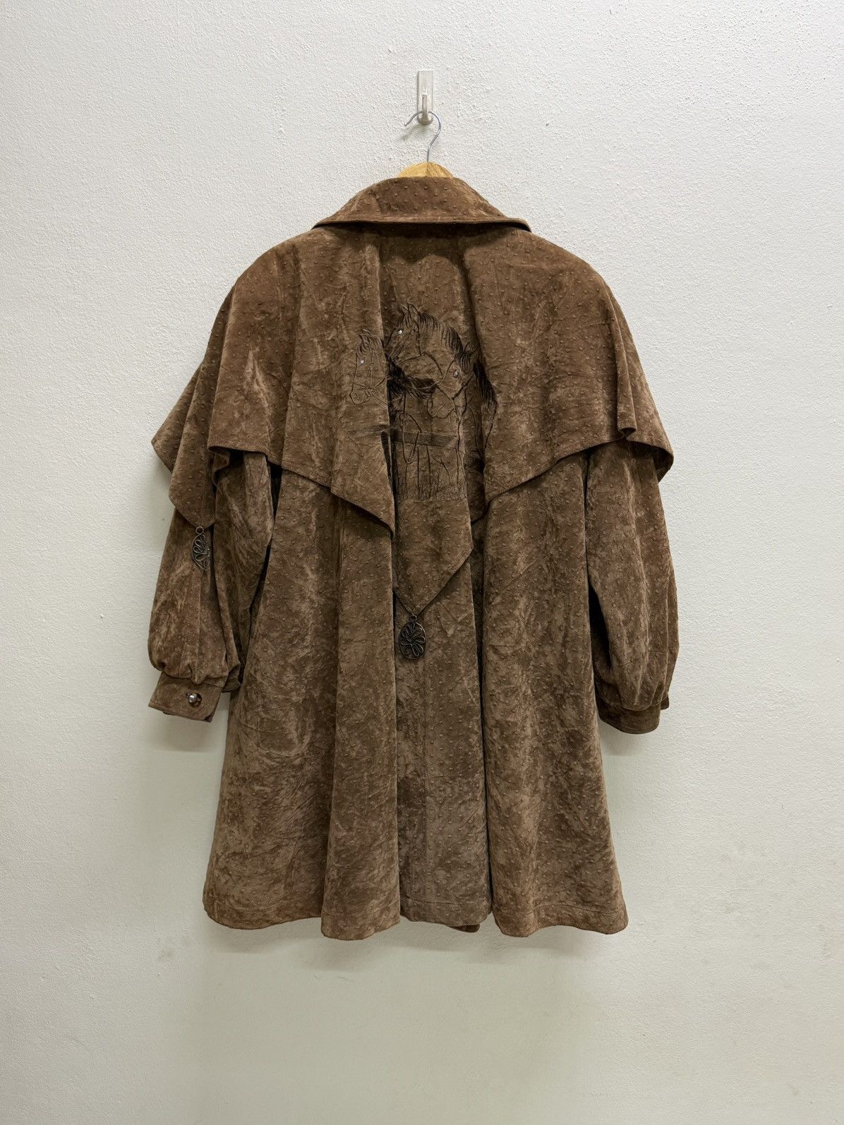 Vintage La Moda Goji Suede Brown Fancy Cloaks Size ONE SIZE - 21 Thumbnail