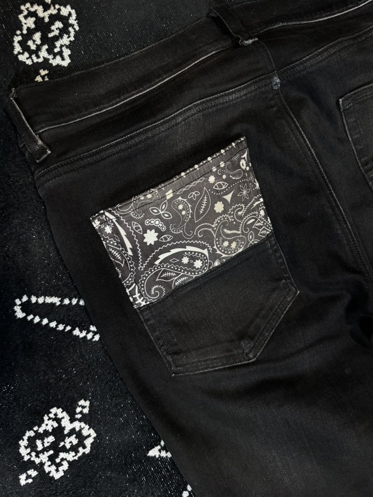 Amiri AMIRI BANDANA PATCH FADED JEANS Size US 34 / EU 50 - 13 Thumbnail