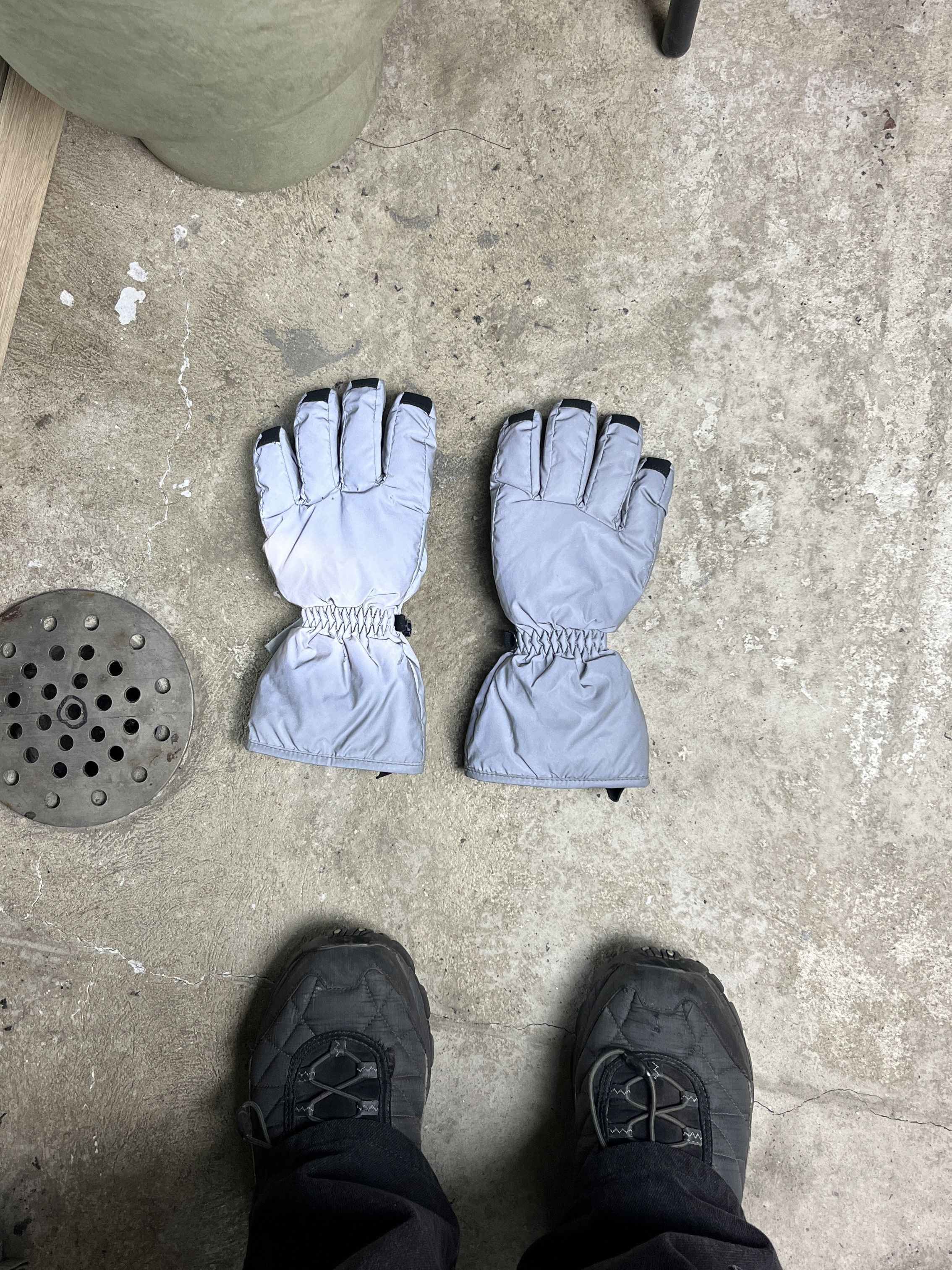 Other GREY THINSULATE QUILTED SKI GLOVES - № 4521 Size ONE SIZE - 2 Thumbnail