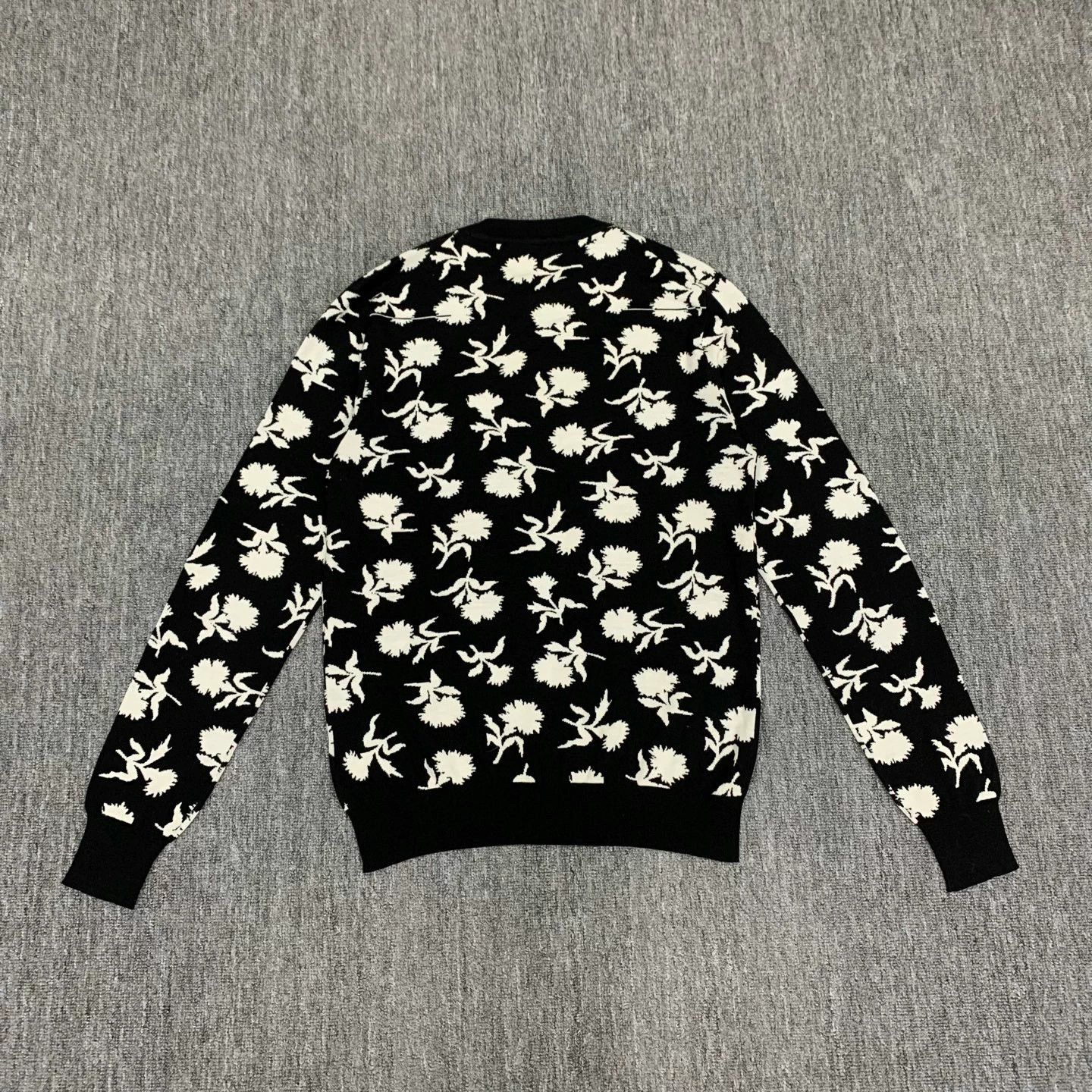 Dior Dior Black Camellia Wool Knit Sweater Size XS / US 0-2 / IT 36-38 - 2 Thumbnail