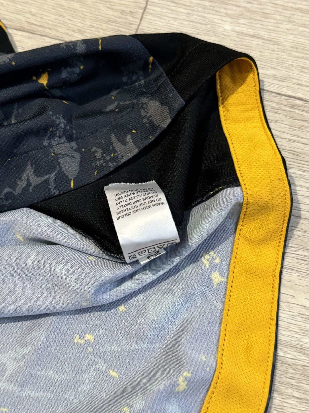 Castore 🔷Castore Wolverhampton 2021/22 Soccer jersey🔷 Size US L / EU 52-54 / 3 - 6 Thumbnail