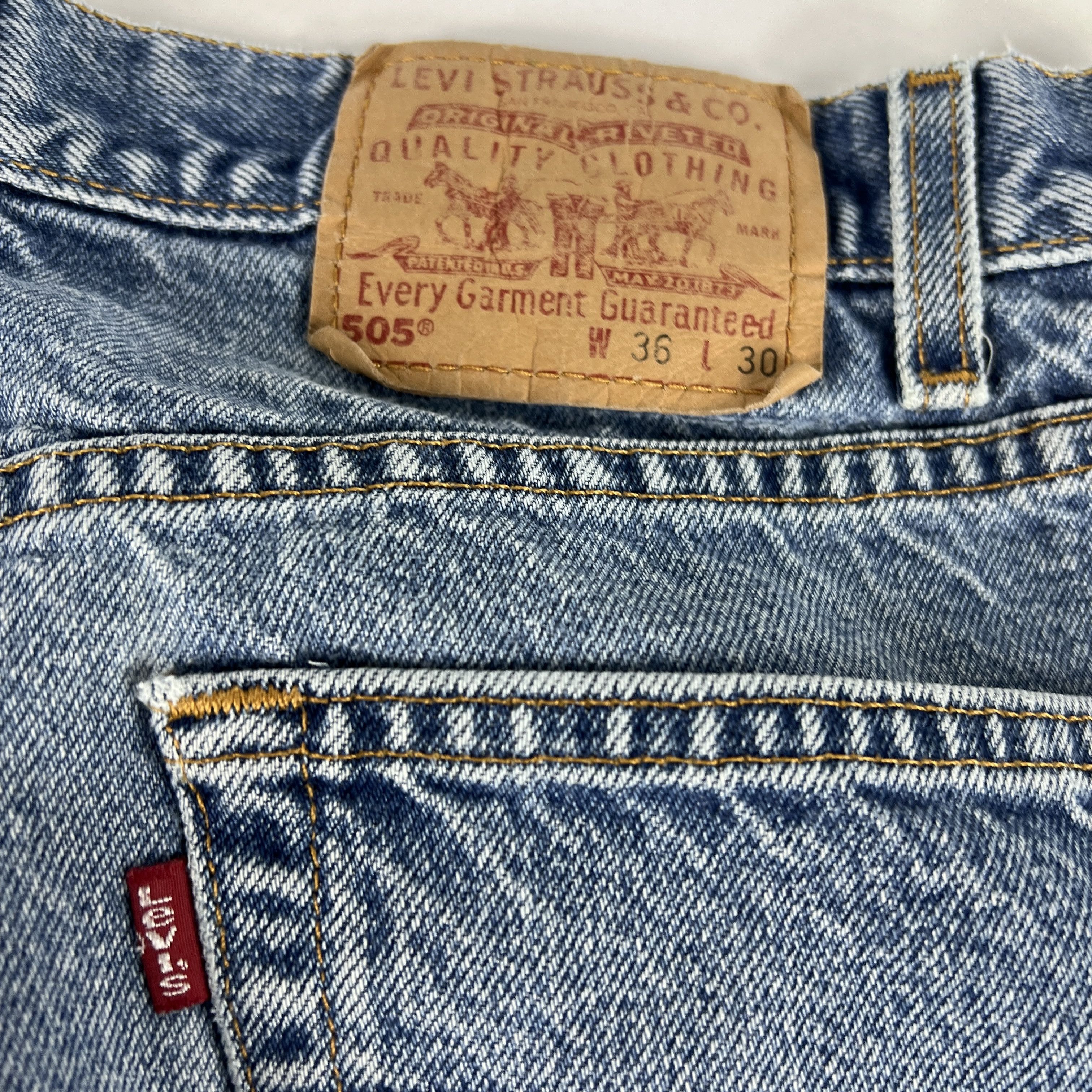 VTG Levi's Jeans 505 Straight Blue Faded Distressed Denim
