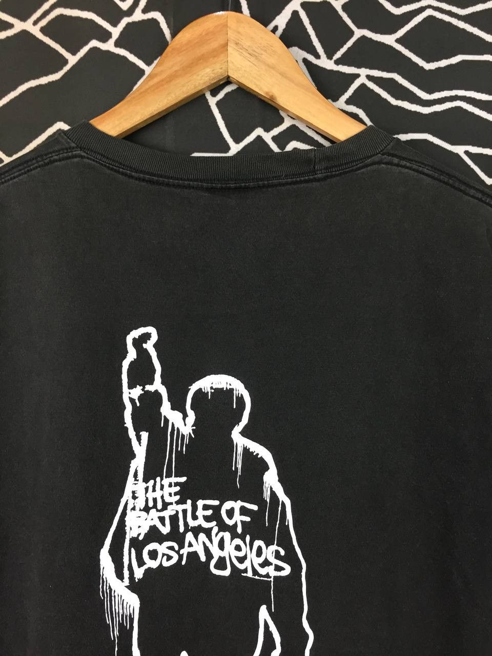 Band Tees Vtg Rage Against The Machine Battle of Los Angeles Tour Tee Size US L / EU 52-54 / 3 - 8 Thumbnail