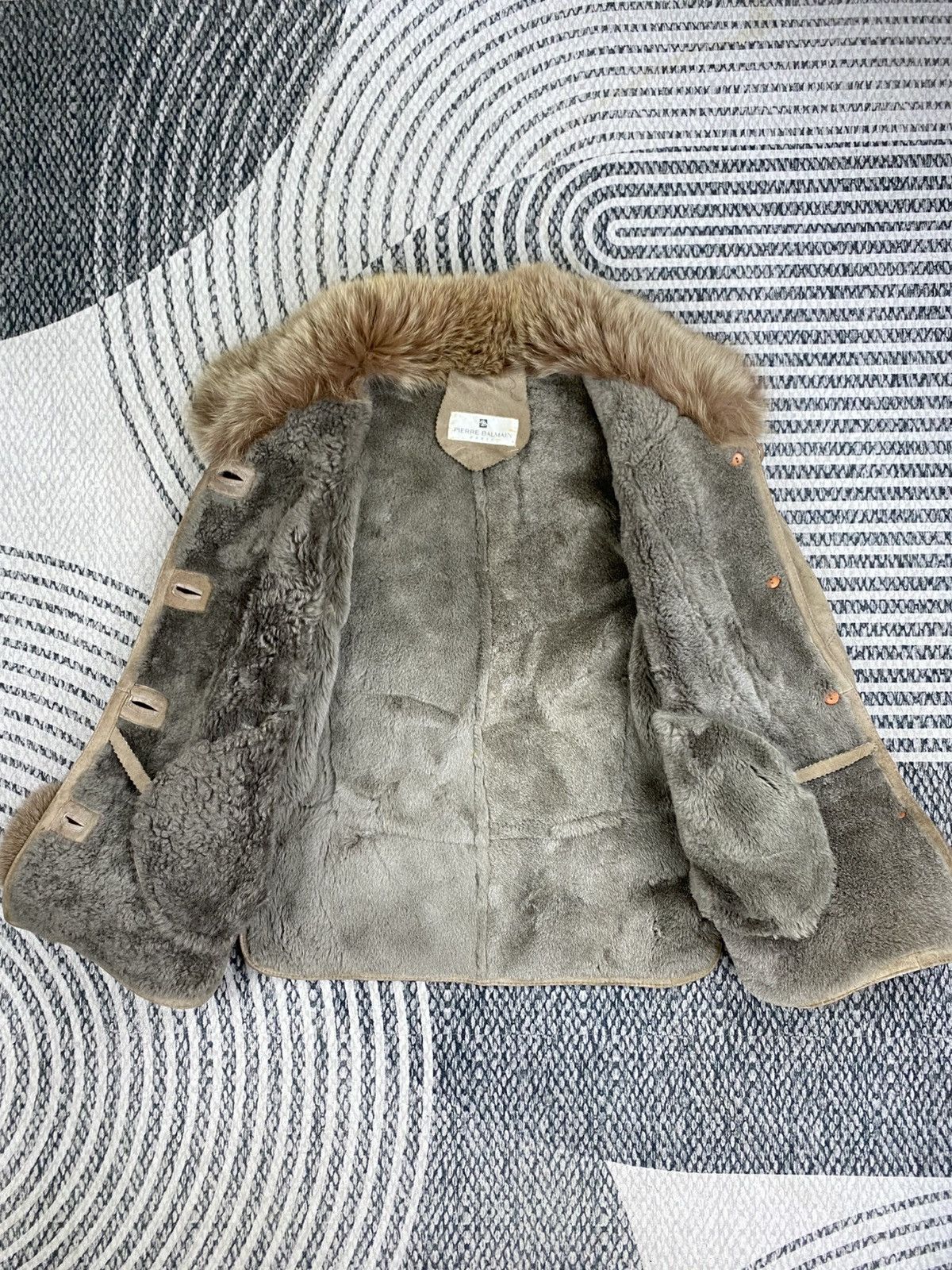 Pierre Balmain Vintage Pierre Balmain Fur Lined Suede Distressed Jacket Size M / US 6-8 / IT 42-44 - 5 Thumbnail