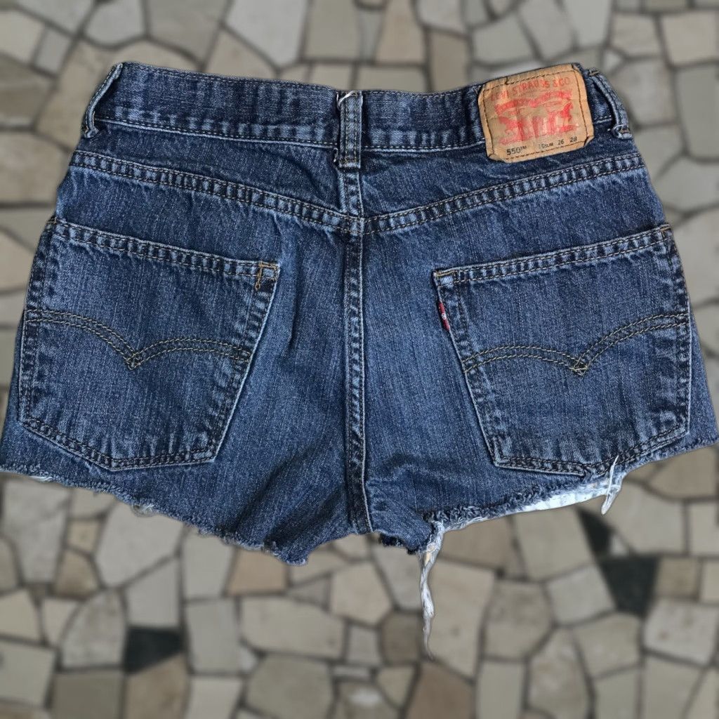 Levi's VINTAGE Levis 550 Shorts Women Measured 26 x 2 Inseam Medium Wash Blue Relaxed Fit 25x2 Size 26" / US 2 / IT 38 - 1 Thumbnail