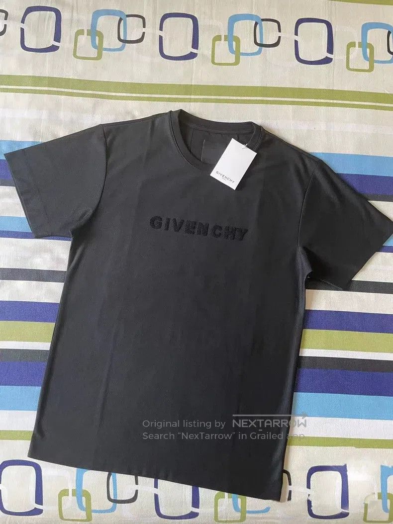 Givenchy Givenchy Short Sleeve T-Shirt Size US S / EU 44-46 / 1 - 1 Thumbnail