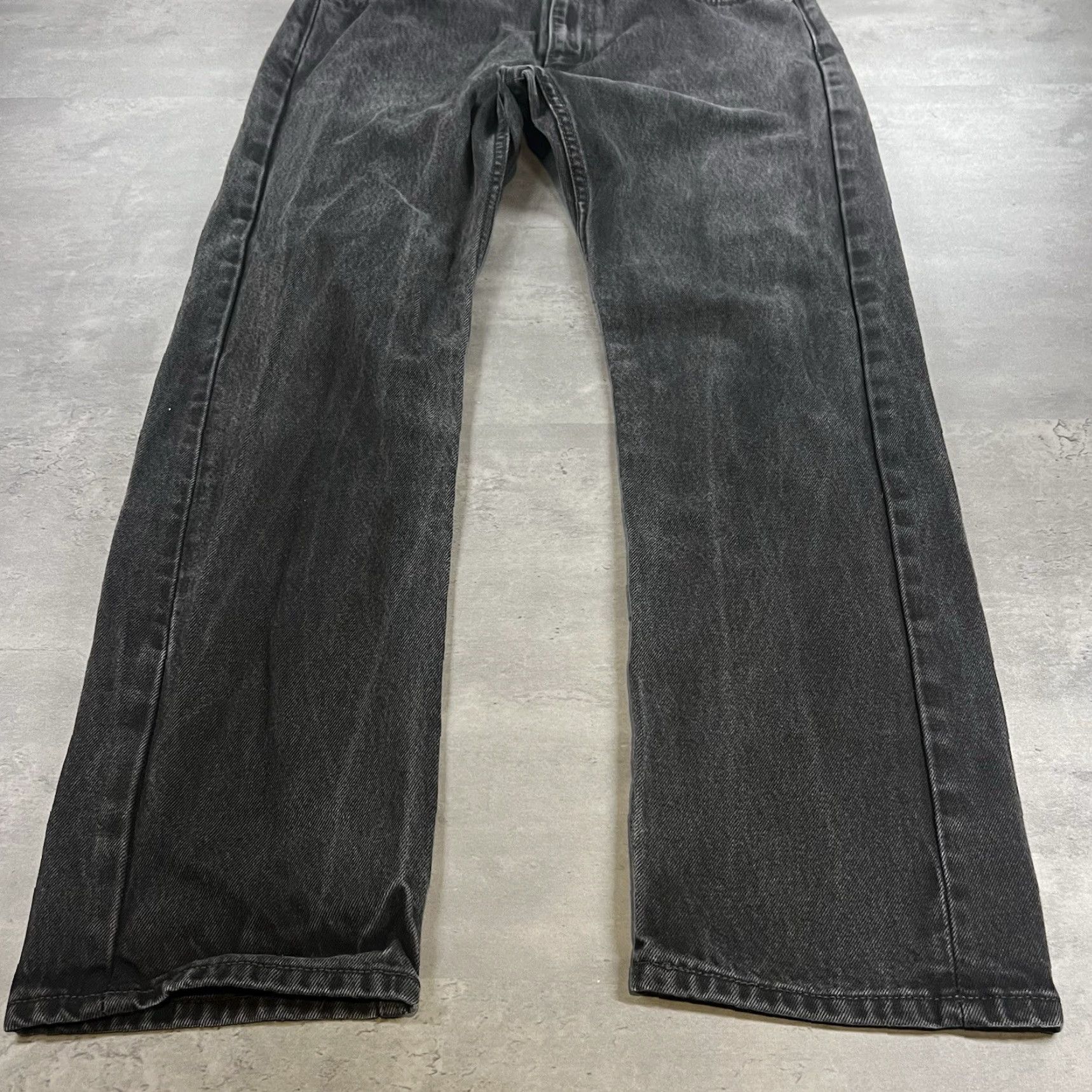 Levi's VINTAGE Levi’s 505 Jeans 33 Mens Regular Straight Denim BlackLight Wash 80s Cowboy Western Jeans 33x30 30in inseam Size US 33 - 6 Thumbnail