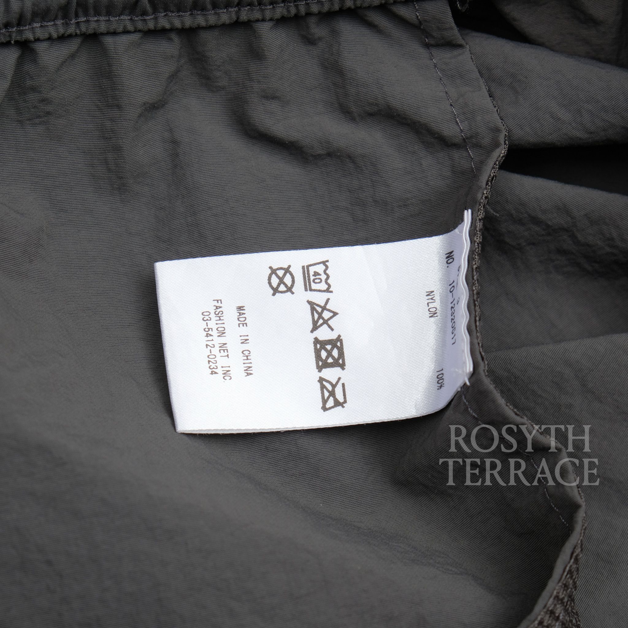 Japanese Brand 【ADULT ORIENTED ROBES / NYLON SHORTS / SIZE 3】 Size US 32 / EU 48 - 4 Thumbnail